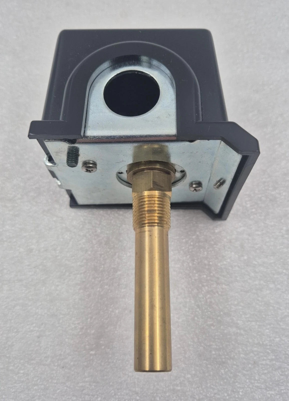 UNITED ELECTRIC CONTROLS C54-103 9135 TEMPERATURE CONTROLLING SWITCHES 54 SERIES