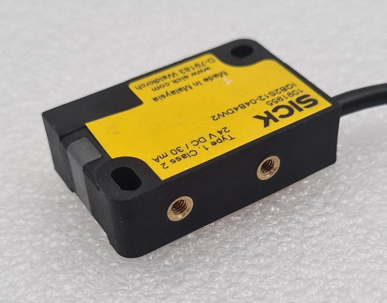 SICK 1091955 IQB2S12-04B4DW2 Inductive non-contact Safety Switch Sensor