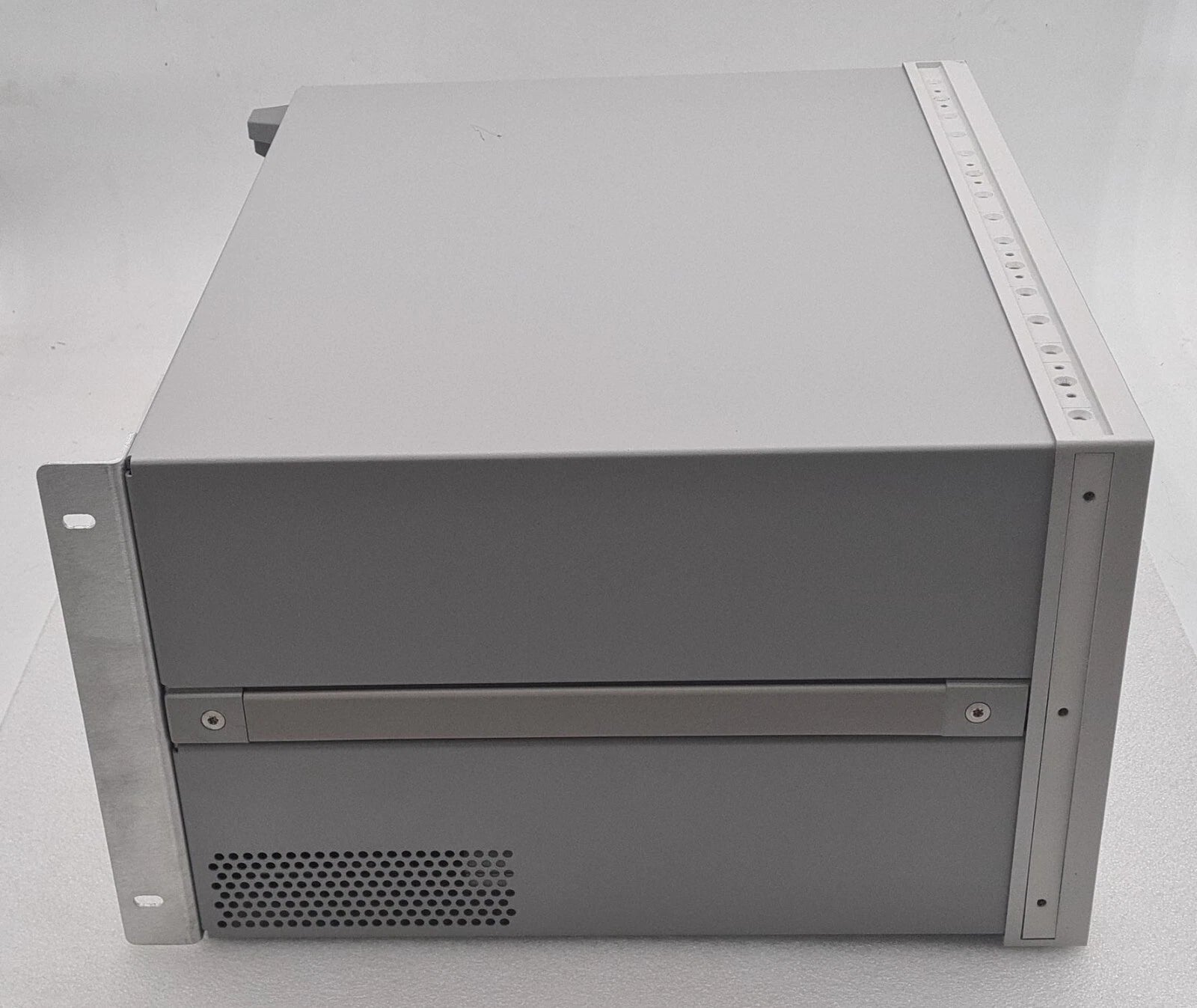 Agilent Technologies E5061A 300kHz - 1.5GHz ENA Series Network Analyzer 015 150