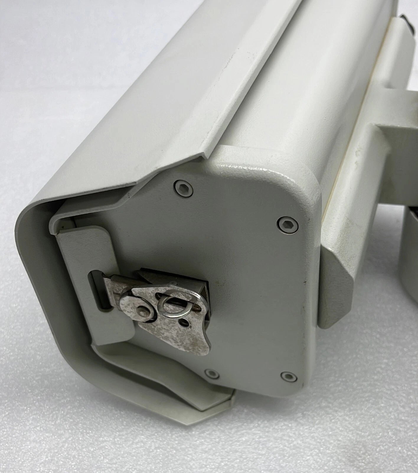 PELCO Esprit rear mounting bracket view