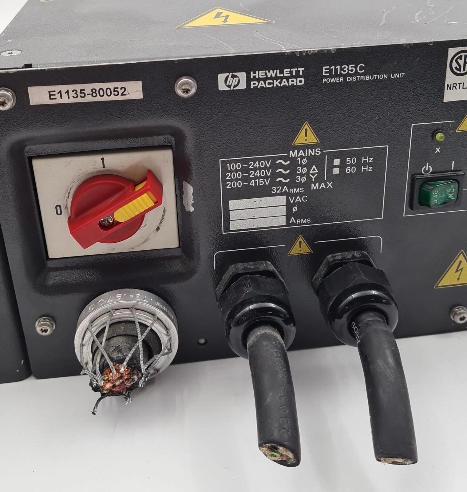 HEWLETT PACKARD E1135C POWER DISTRIBUTION UNIT 5DX XRAY HP E1135-80052 60Hz 208V