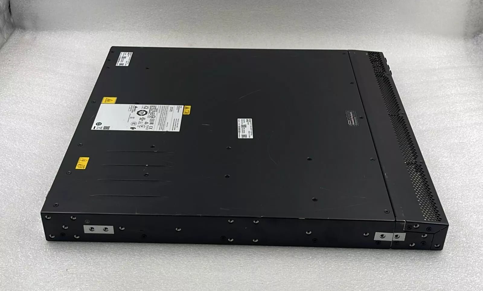 HPE FlexFabric 5940 Switch JH390A 48SFP+ 6QSFP28