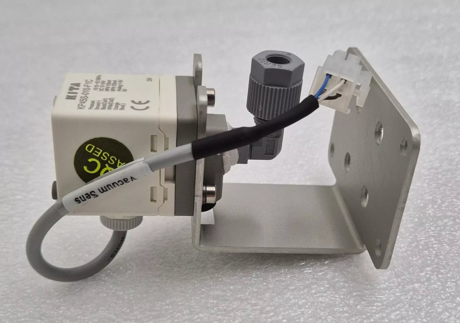 [LOT 2] KITA KP45S-010-F1C High Precision Digital Pressure Sensor Switch 12-24V