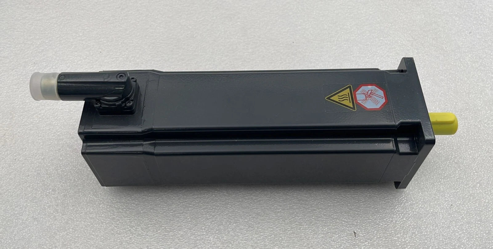 **NEW** BECKHOFF AM8033-1F21-0000 Servo Motor 6000rpm 1.7kW 24VDC