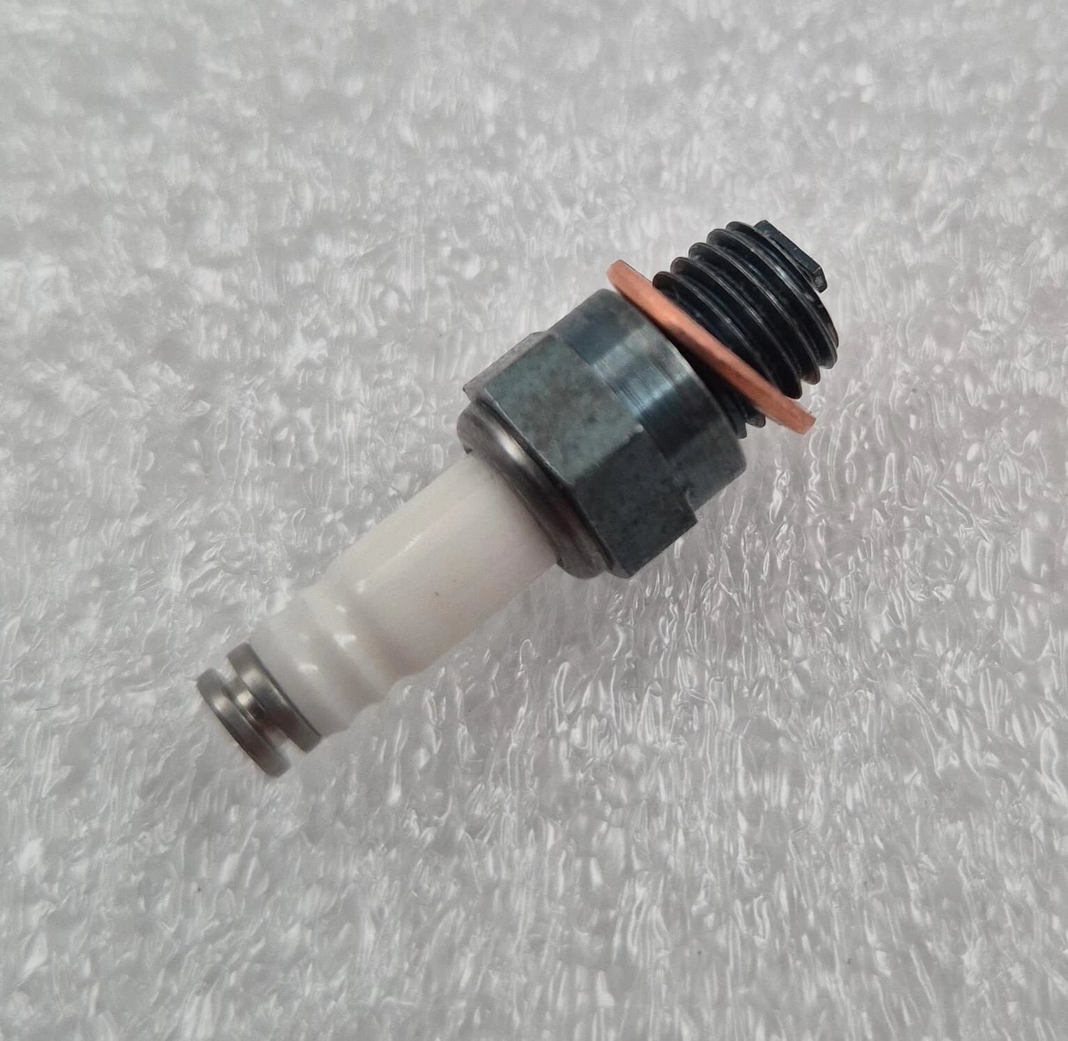 [LOT 8 PCS] NEW - AERO R3 ENGINE PLUG RIMFIRE VR2 Mini Spark Ignition Plug