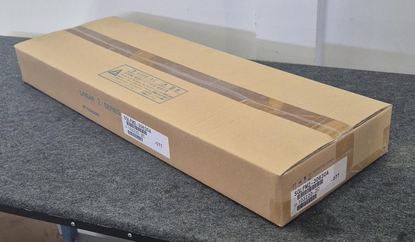 Yaskawa SGLFM2-30630A linear Σ series 630mm magnetic rail