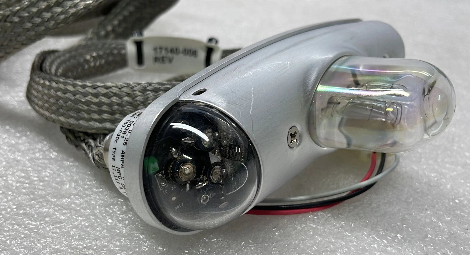WHELEN 9037501 01-0790375-01 CESSNA LIGHT WING TIP POSITION STROBE 28V GRN RFI