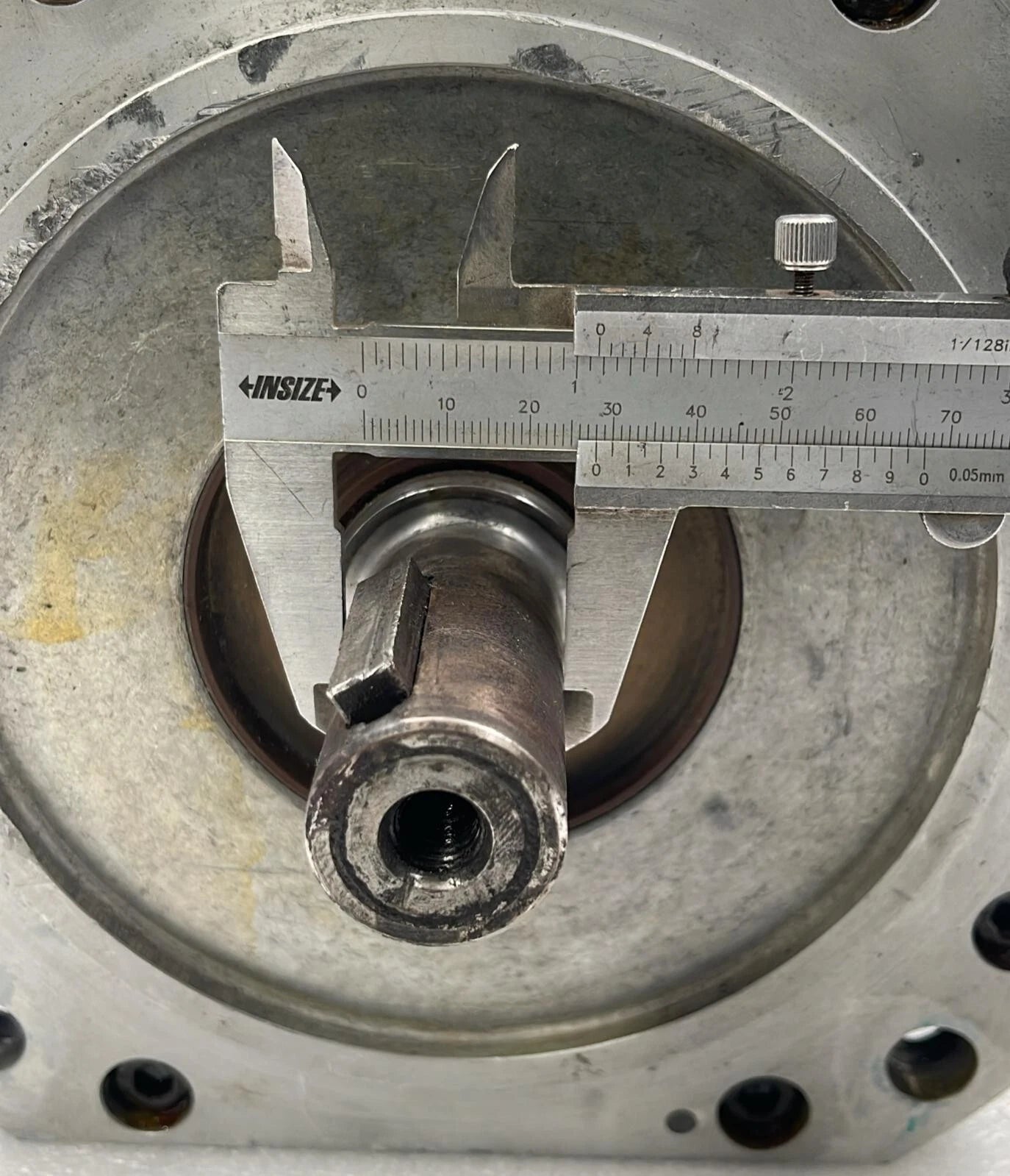 MOOG C2900391 82309050 325Vac 400rpm 3.35kW servo motor