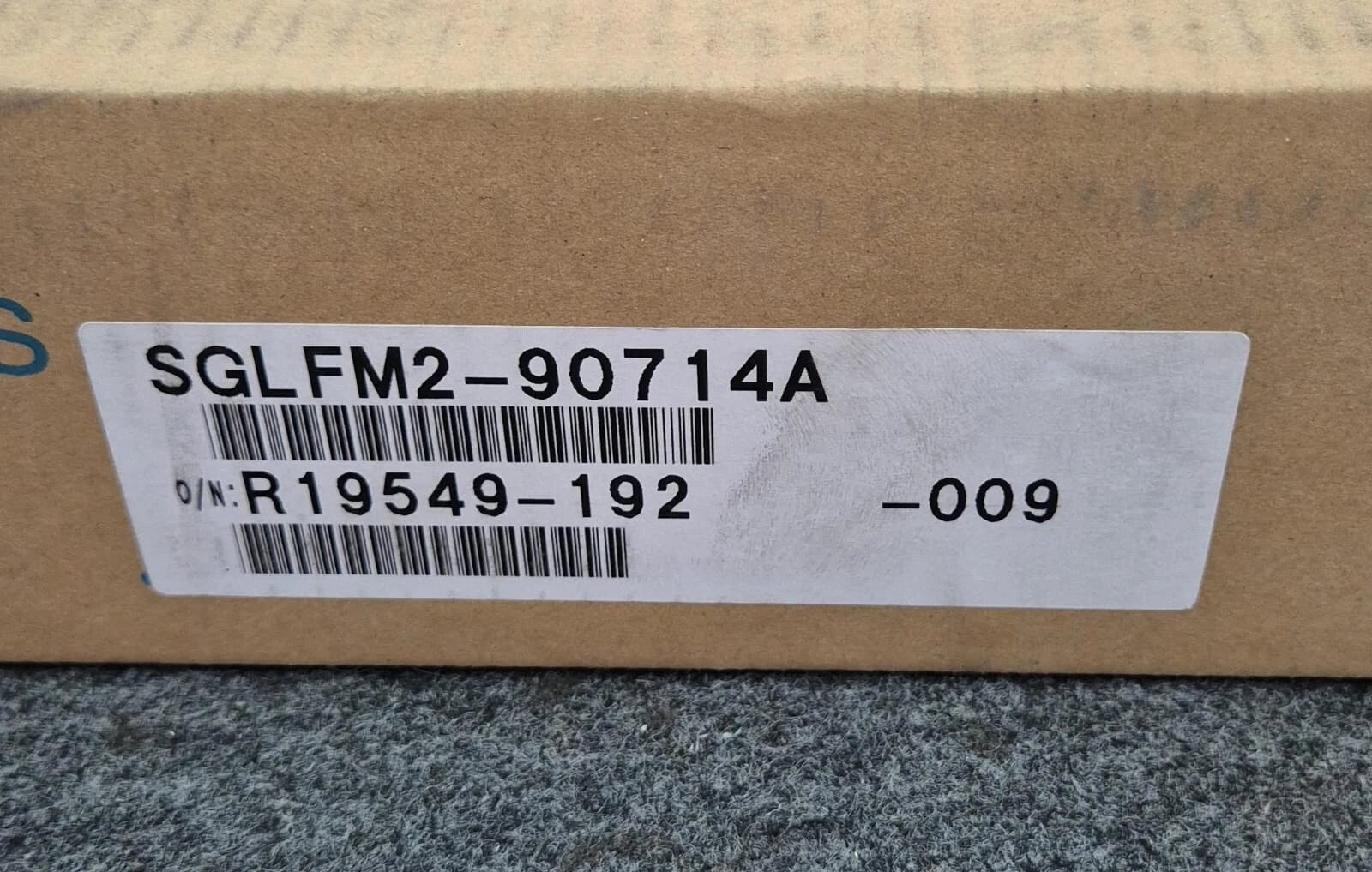 NEW SEALED - YASKAWA SGLFM2-90714A Linear Σ Series Magnetic Rail 714mm track