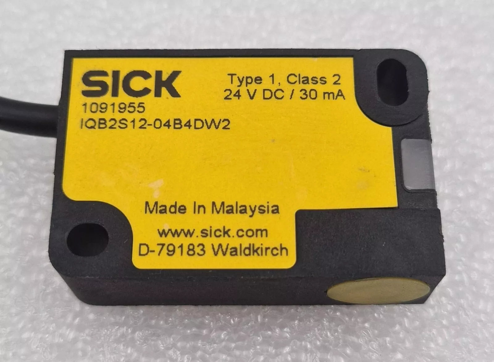 SICK 1091955 IQB2S12-04B4DW2 Inductive non-contact Safety Switch Sensor