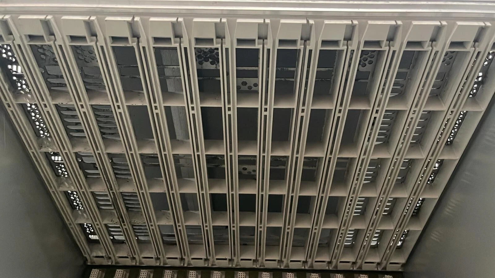 HP Agilent 75000 Series-C VXI Mainframe E8401A