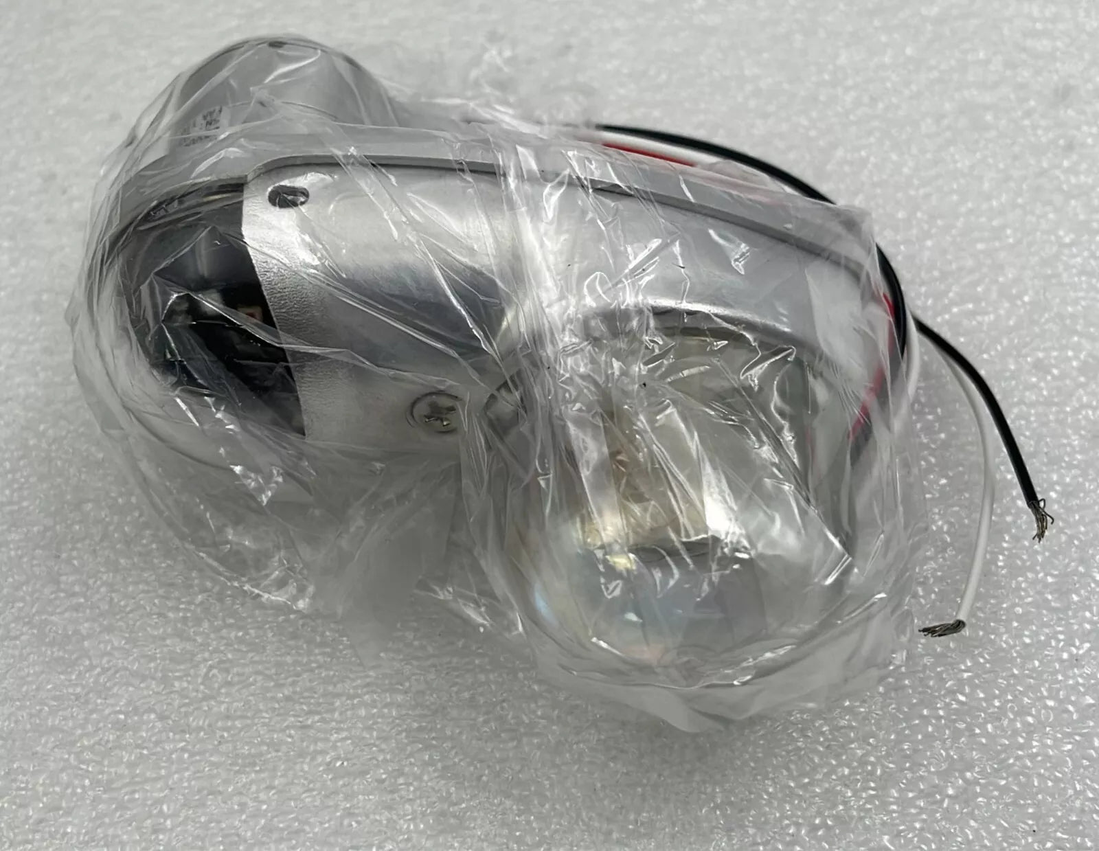 WHELEN 7111004 01-0771110-04 CESSNA LIGHT WING TIP POSITION STROBE