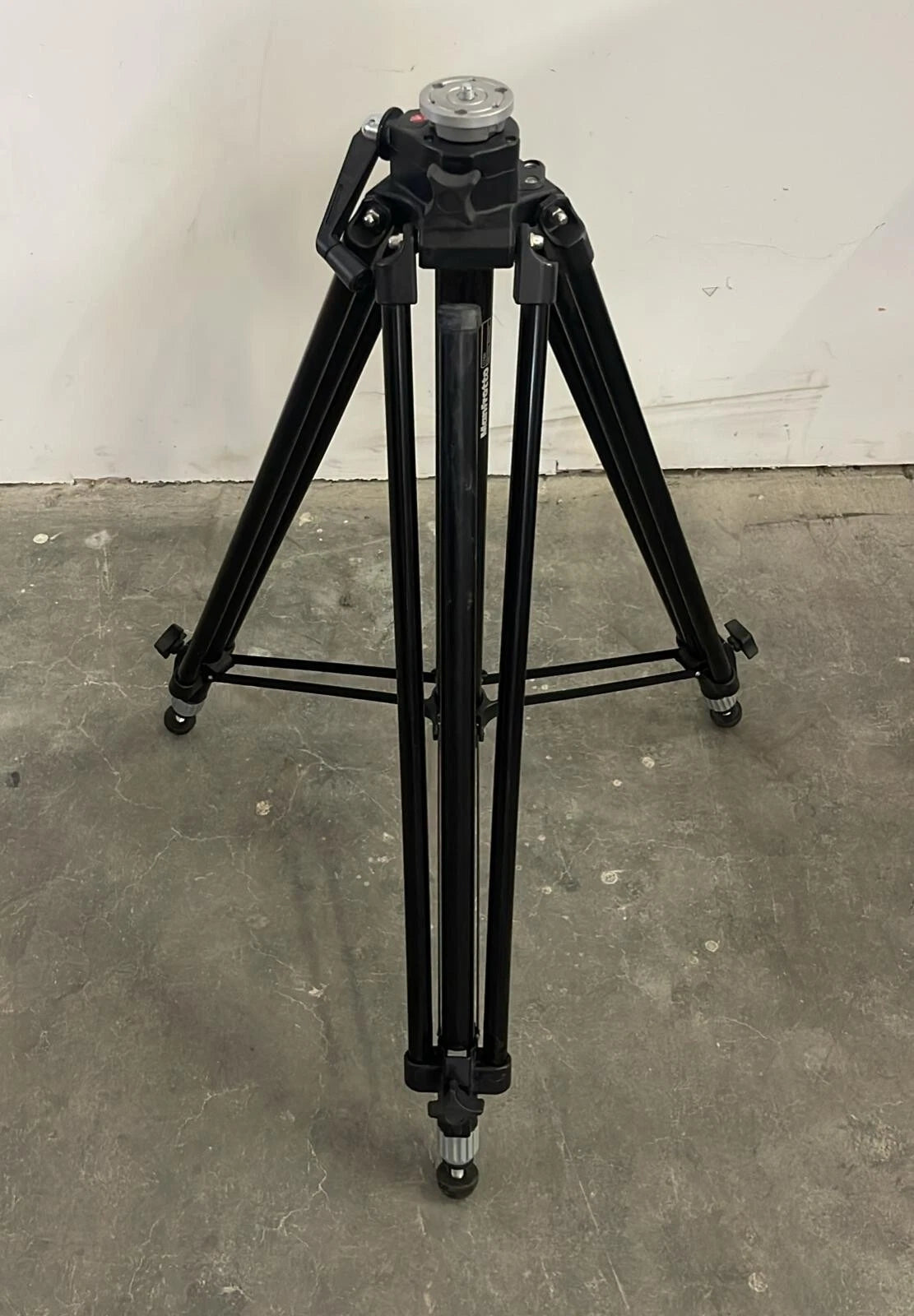 Manfrotto 028B Camera Tripod 3-Section TRIMAN CAMERA TRPD BLK W/O HD