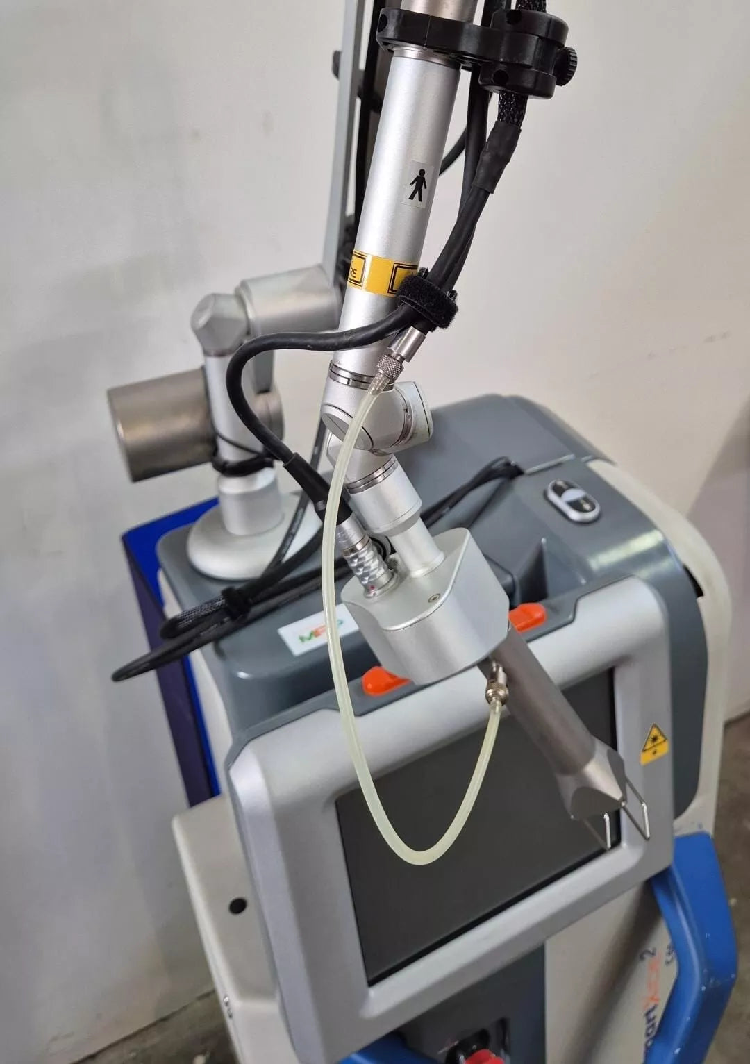 DEKA Smartxide2 M103P1 C60 MonaLisa Touch CO2 laser system with articulated arm and touchscreen interface