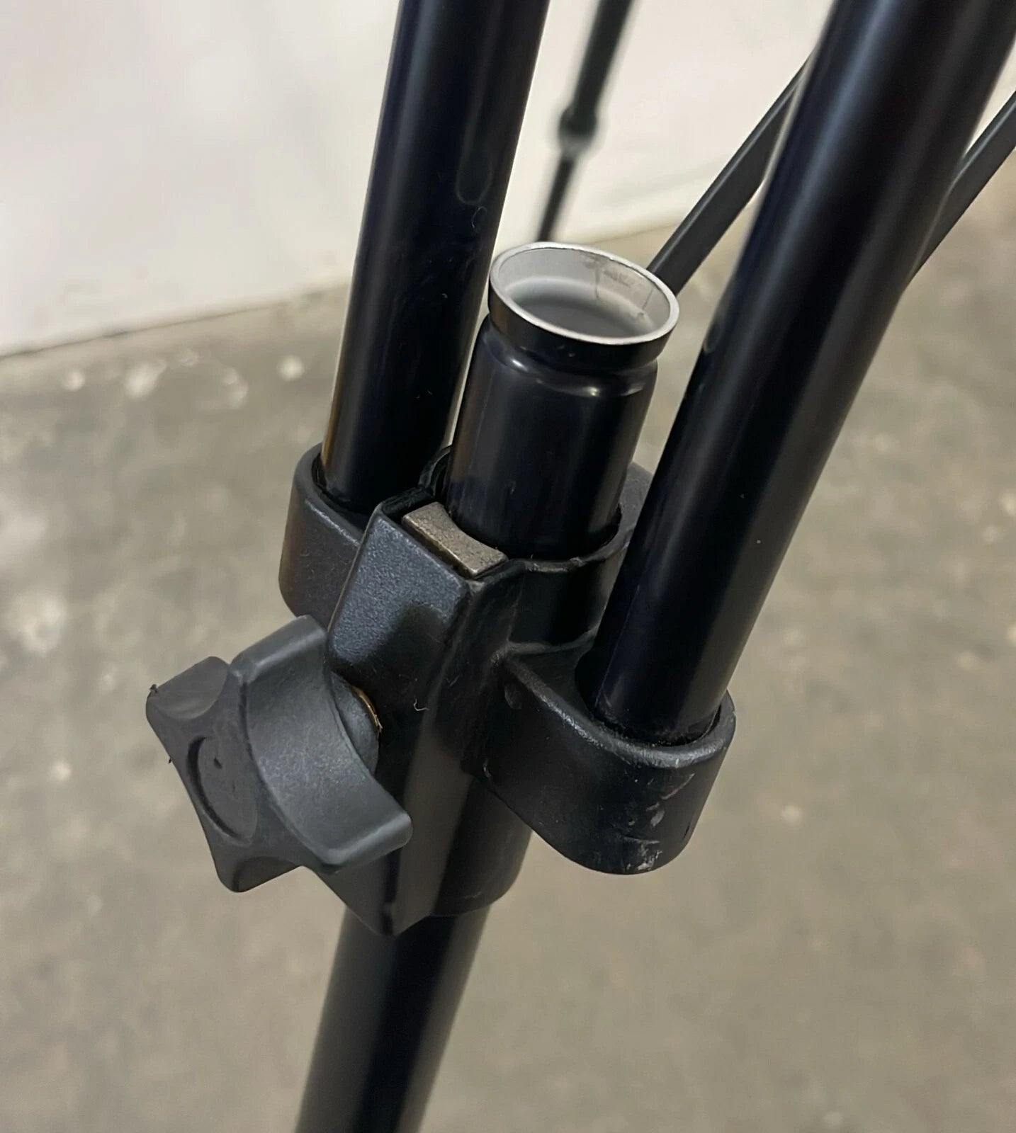 Manfrotto 028B Camera Tripod 3-Section TRIMAN CAMERA TRPD BLK W/O HD