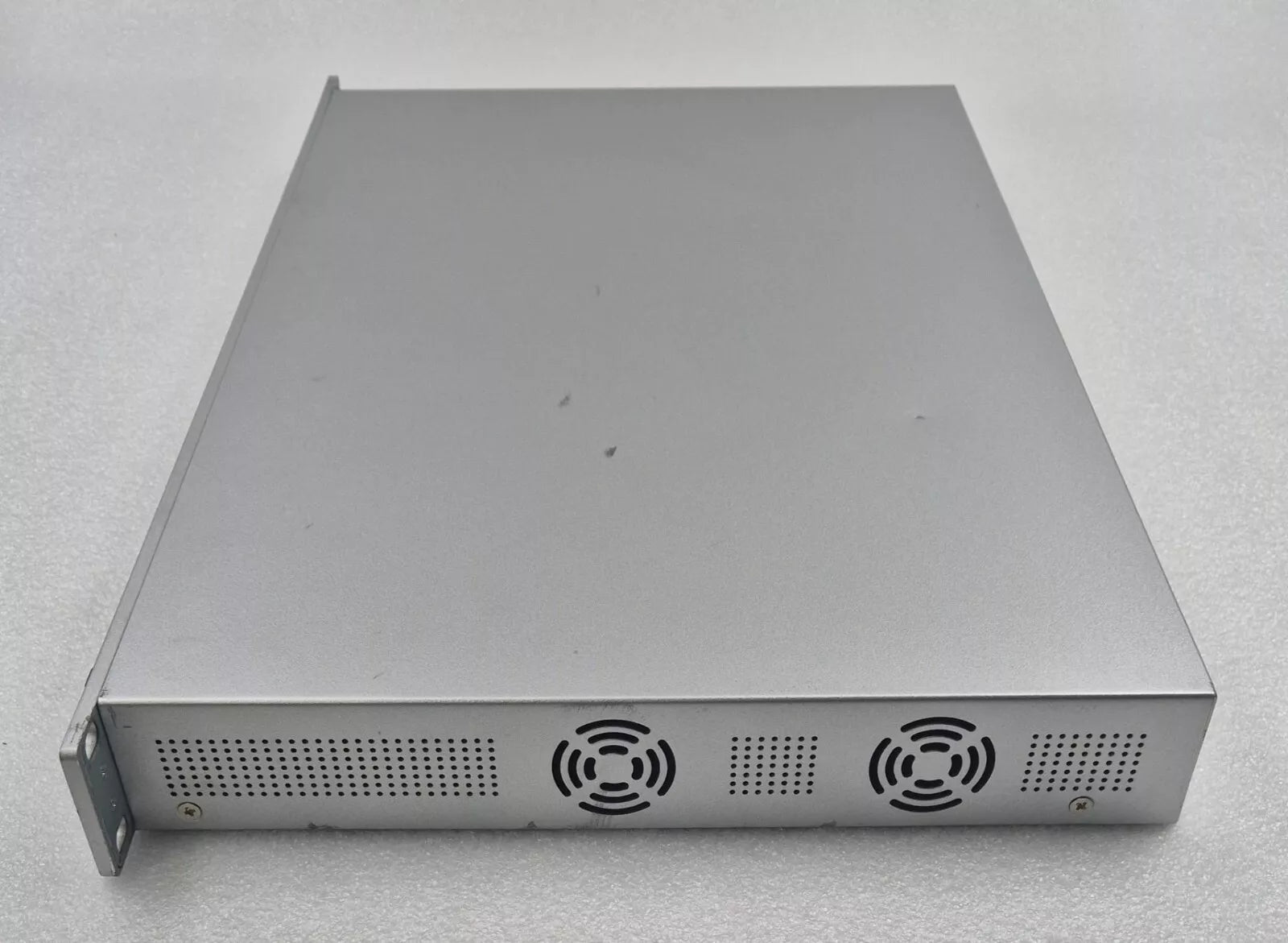UBIQUITI NETWORKS UniFi US-24-250W 24-Port Rack Mountable Ethernet Switch 250W