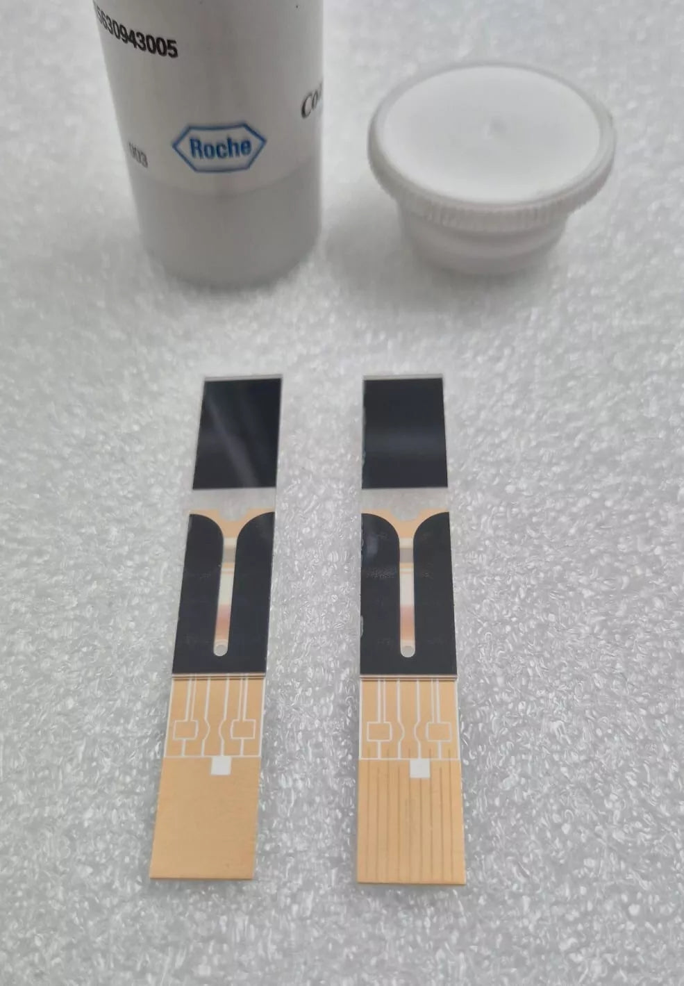 Roche CoaguChek XS Coagulation Meter Cat/Typ 03666794 W/ Case 2* Test Strips