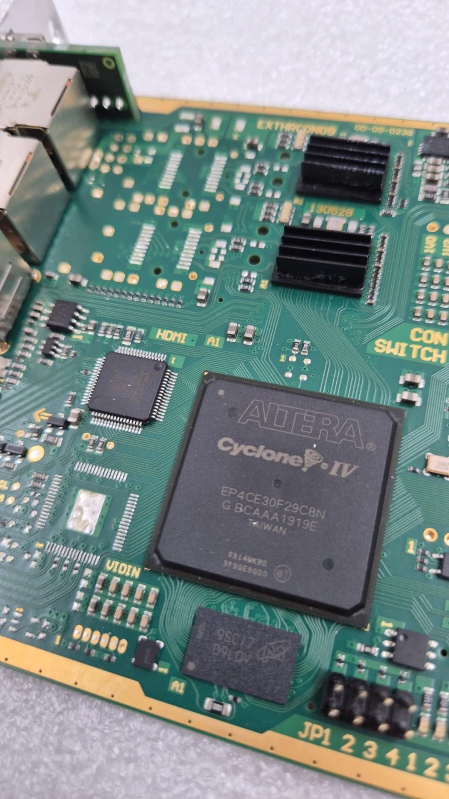 BLACK BOX R481-BHHCR CON 00-09-0236 EXTHRC0N09 KVM EXTENDER INTERFACE BOARD