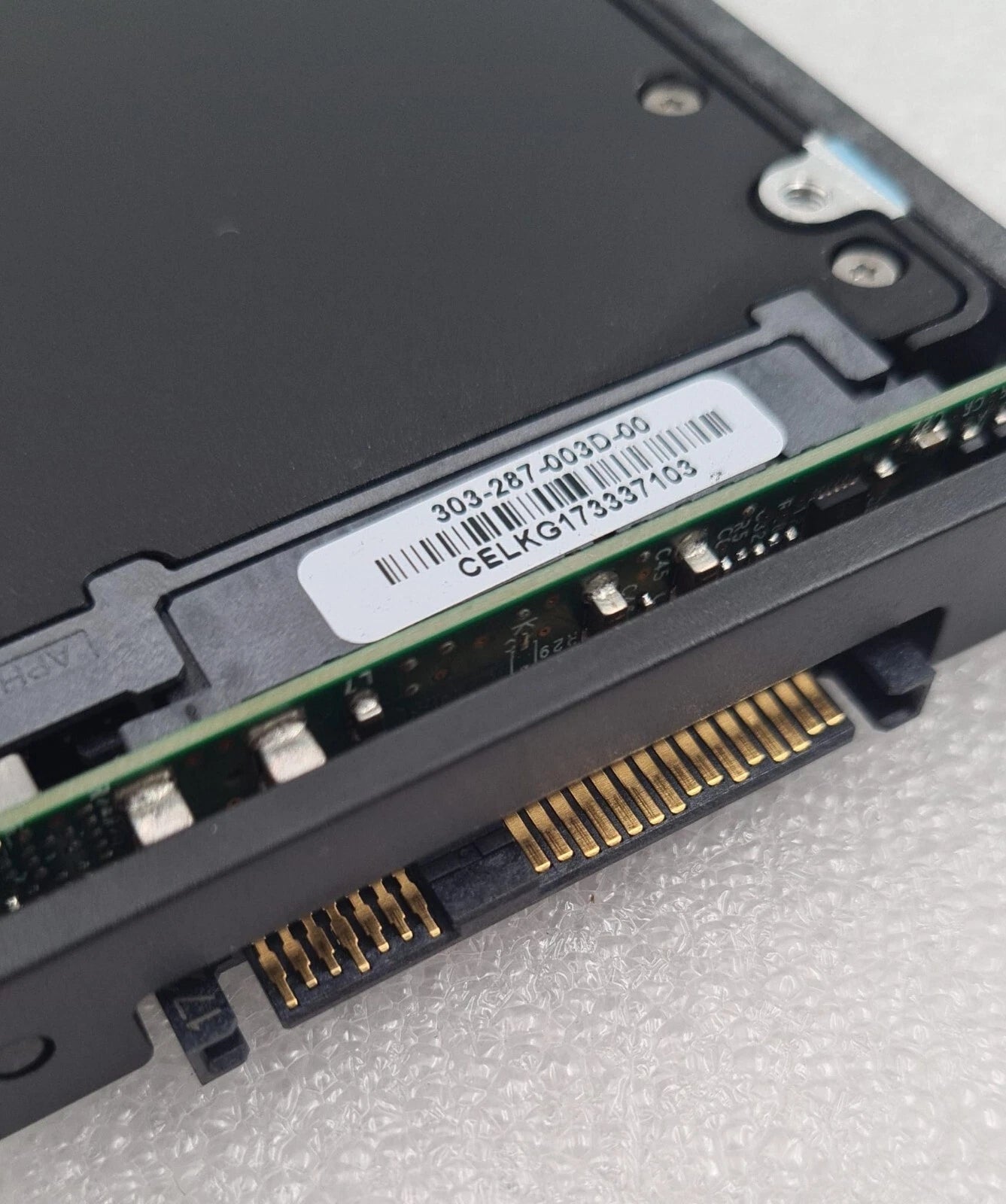 SAMSUNG 7.68TB SAS 12Gb/s 2.5" FLASH SSD MZ-ILS7T60 MZILS7T6HMLS-000C3 PM1633a