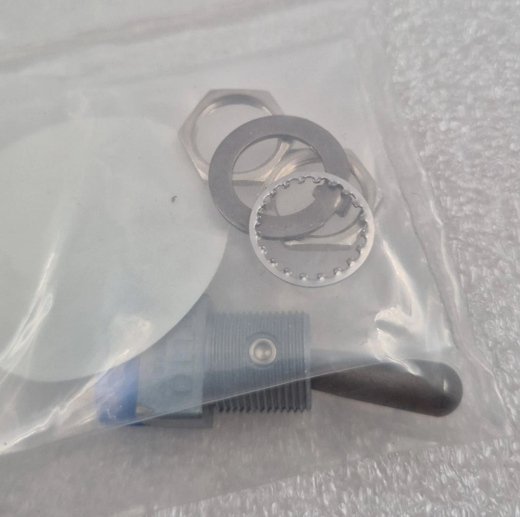 [LOT 4] NEW - OTTO 21649 MS90310-231 TOGGLE SWITCH PANEL MOUNT-THREAD 2-Position