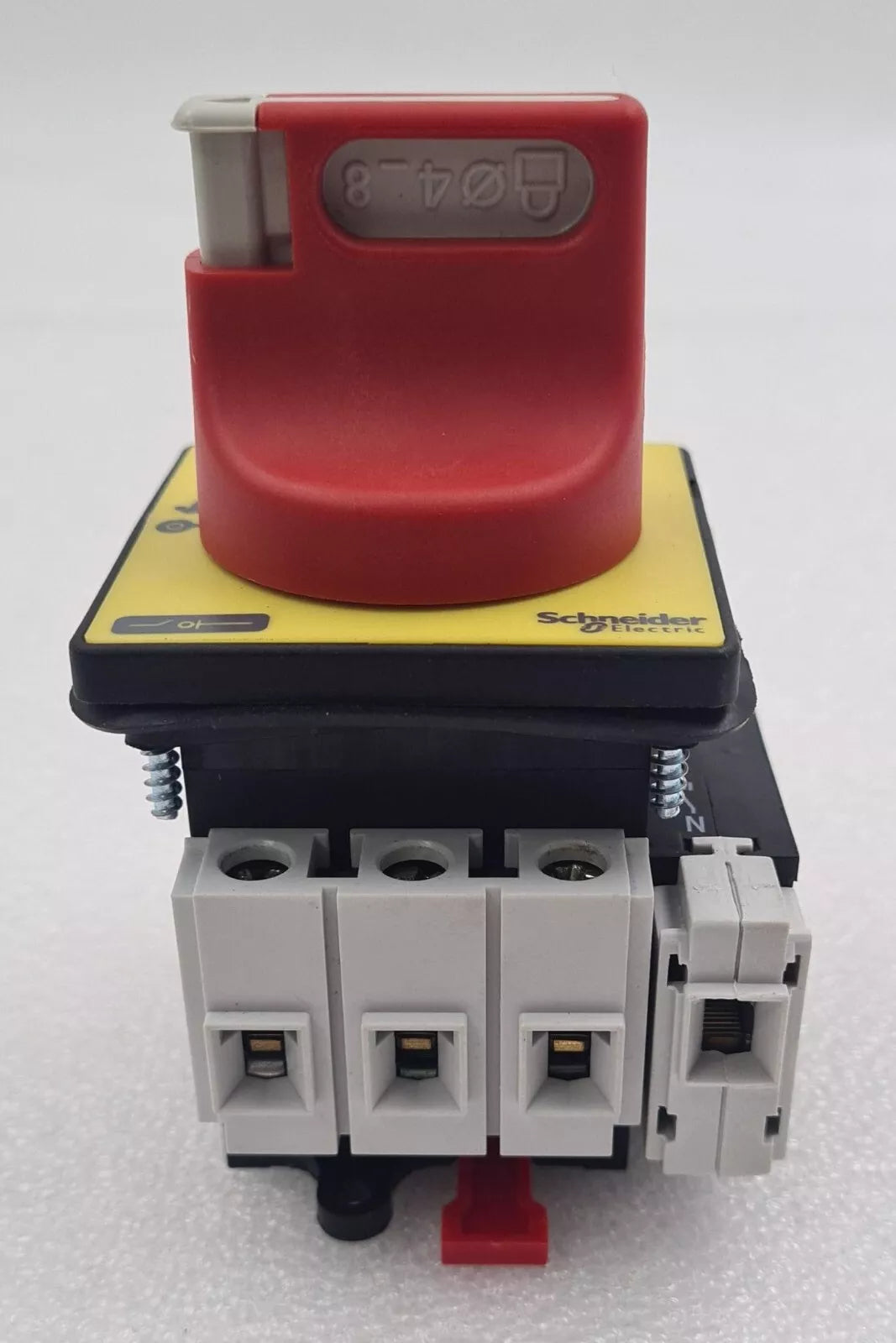 Schneider Electric V1 IEC / EN 60947-3 Main Emergency On Off Switch 32A W/ VZ 11