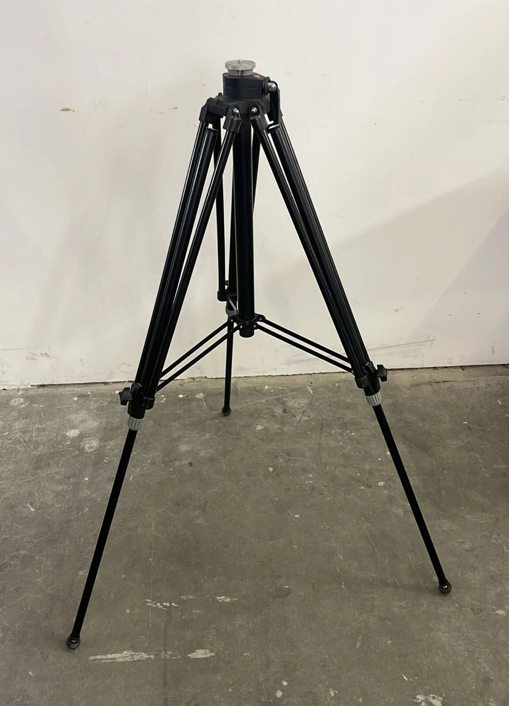 Manfrotto 028B Camera Tripod 3-Section TRIMAN CAMERA TRPD BLK W/O HD