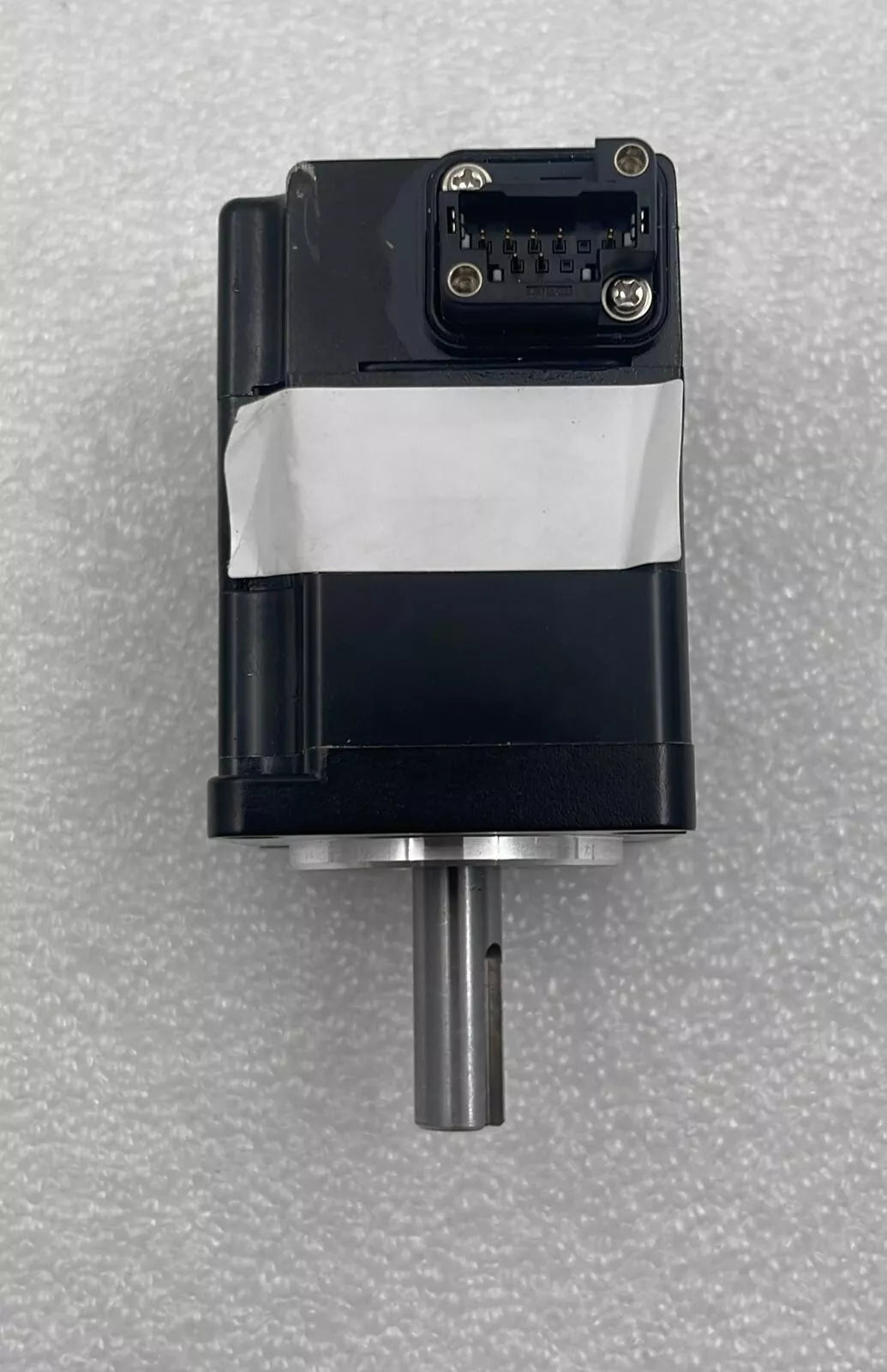 YASKAWA SGM7J-A5AFA61 AC SERVO MOTOR