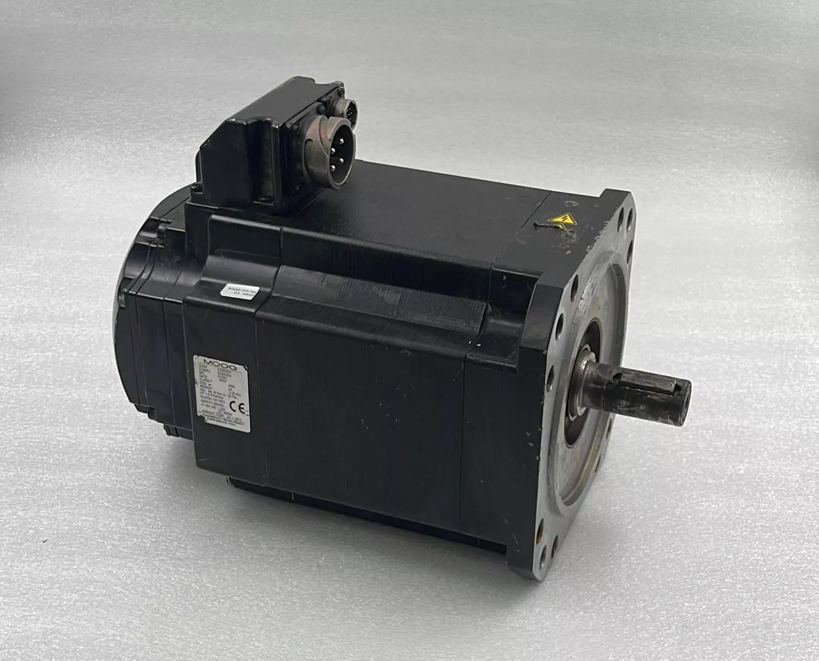 MOOG C2900391 82309050 325Vac 400rpm 3.35kW servo motor