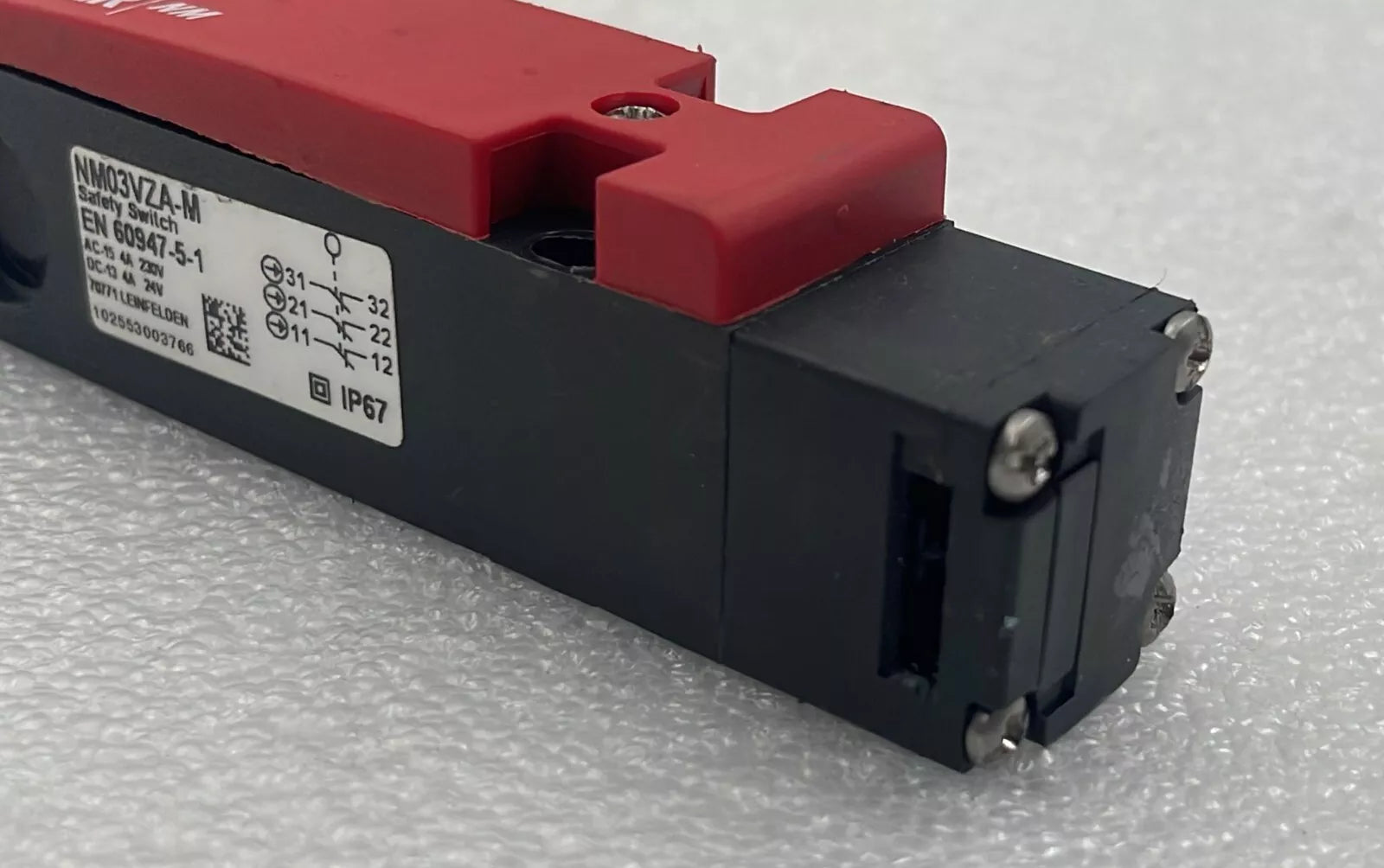 [LOT 2 PCS] Euchner NM03VZA-M Safety Switch 60947-5-1