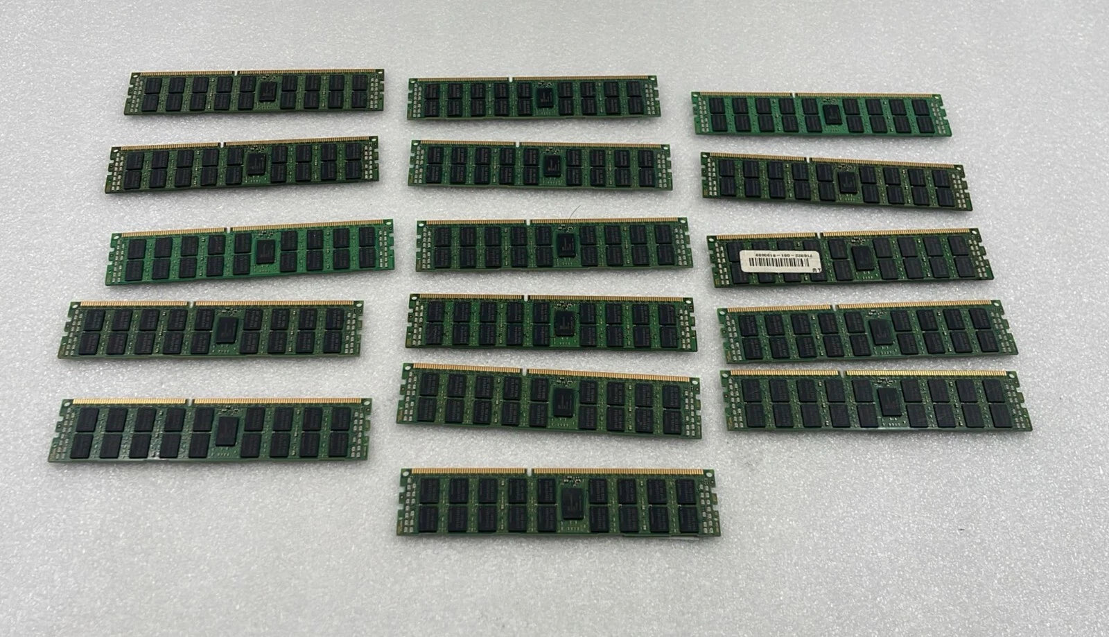 LOT 16 - Samsung 24GB 3Rx4 PC3L-10600R M393B3G70DV0-YH9Q2 DDR3 Server Memory RAM