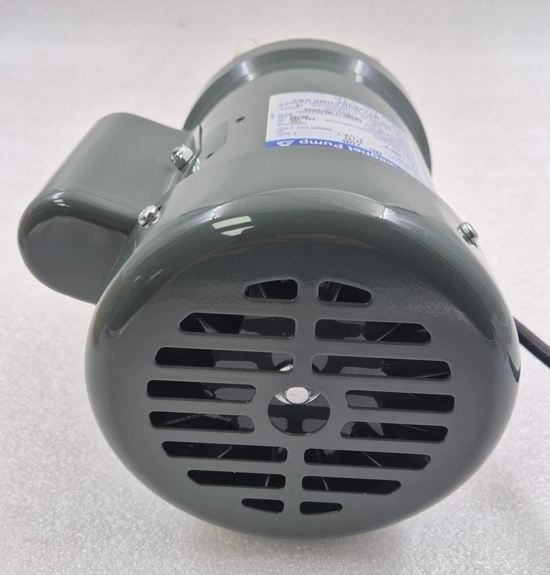 Iwaki MD-70R magnetic drive water pump industrial fluid transfer pump