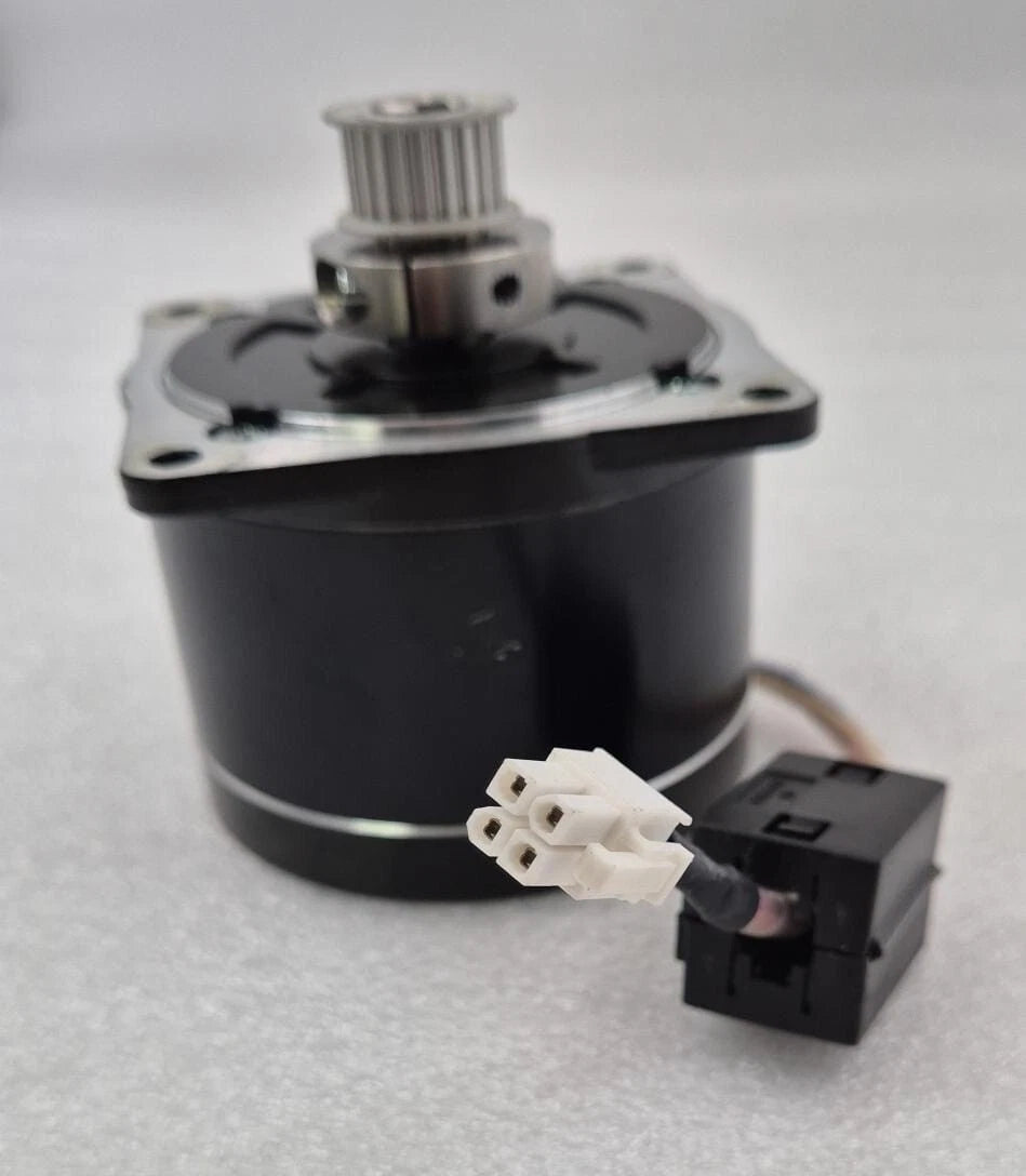 SANYO DENKI Step-Syn 103H8221-5141 stepping motor 1.8 degree DC 4A industrial stepper motor
