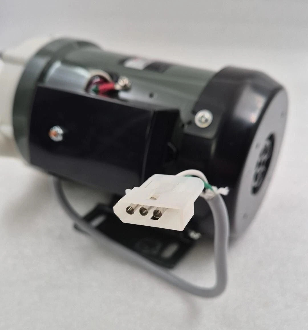 Iwaki MD-70RLT magnetic drive water pump 25.6 GPM with Sowa Motor S-115UL-A