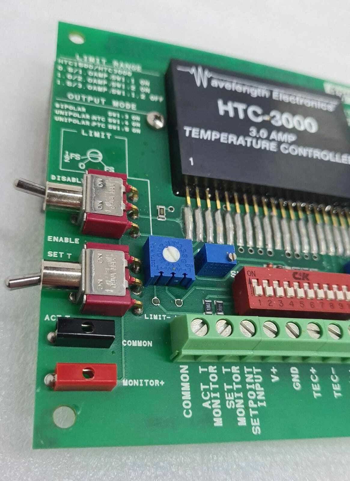 WAVELENGTH HTC EVALUATION Board 45-1100330 W/ Temperature Controller HTC-3000