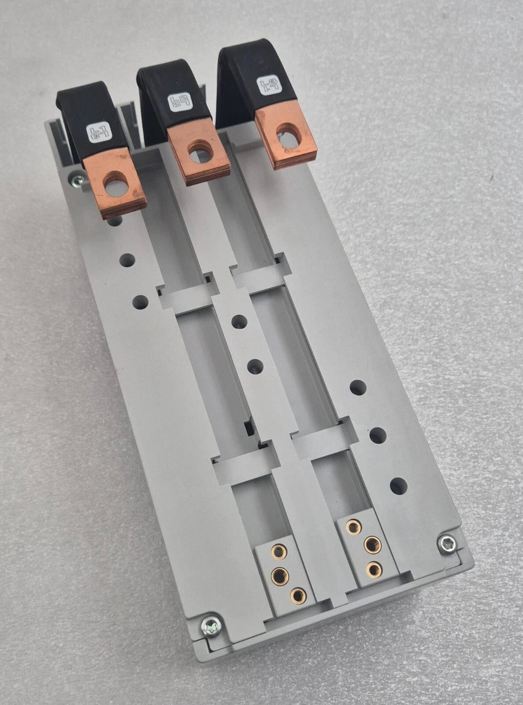 Rittal SV 9345.610 Fuse Holder Adapter 690VAC 250A 3-Pole