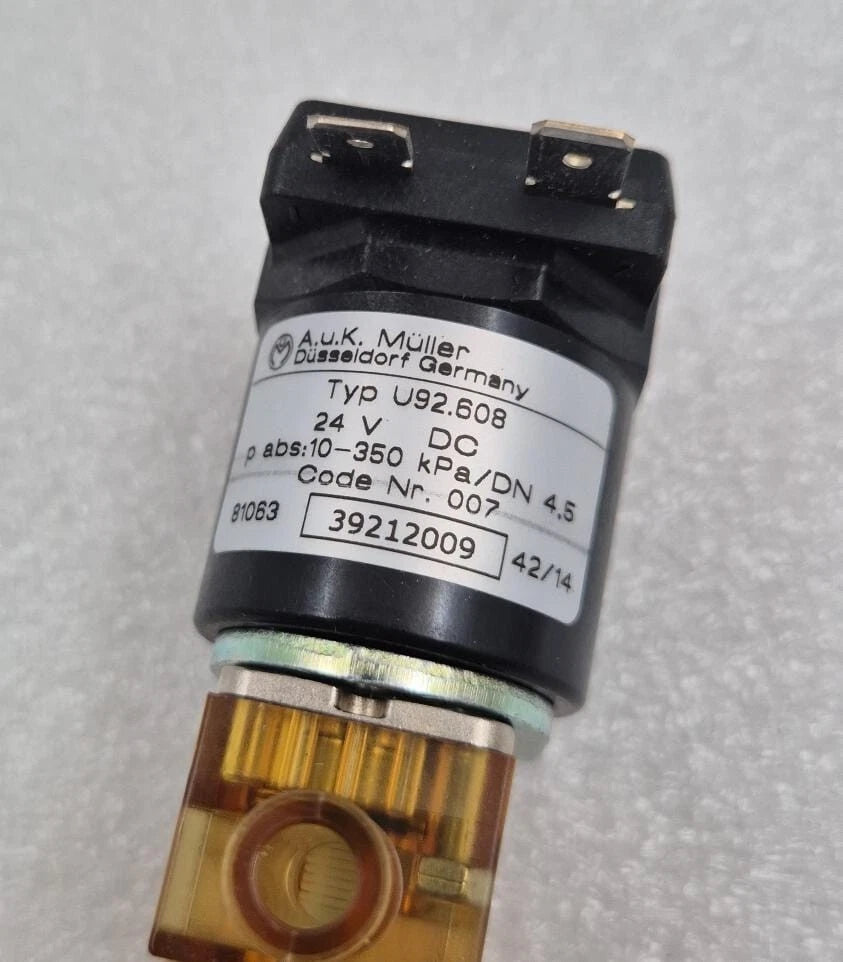 **NEW** B. BRAUN Solenoid Valve Magnetventil 3451902C U92.608 24V