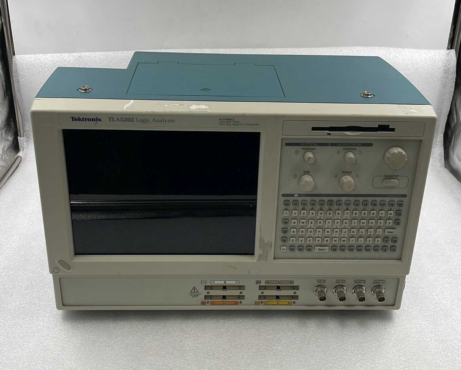 Tektronix TLA5202 68-Channels Logic Analyzer 2-GHz **AS IS