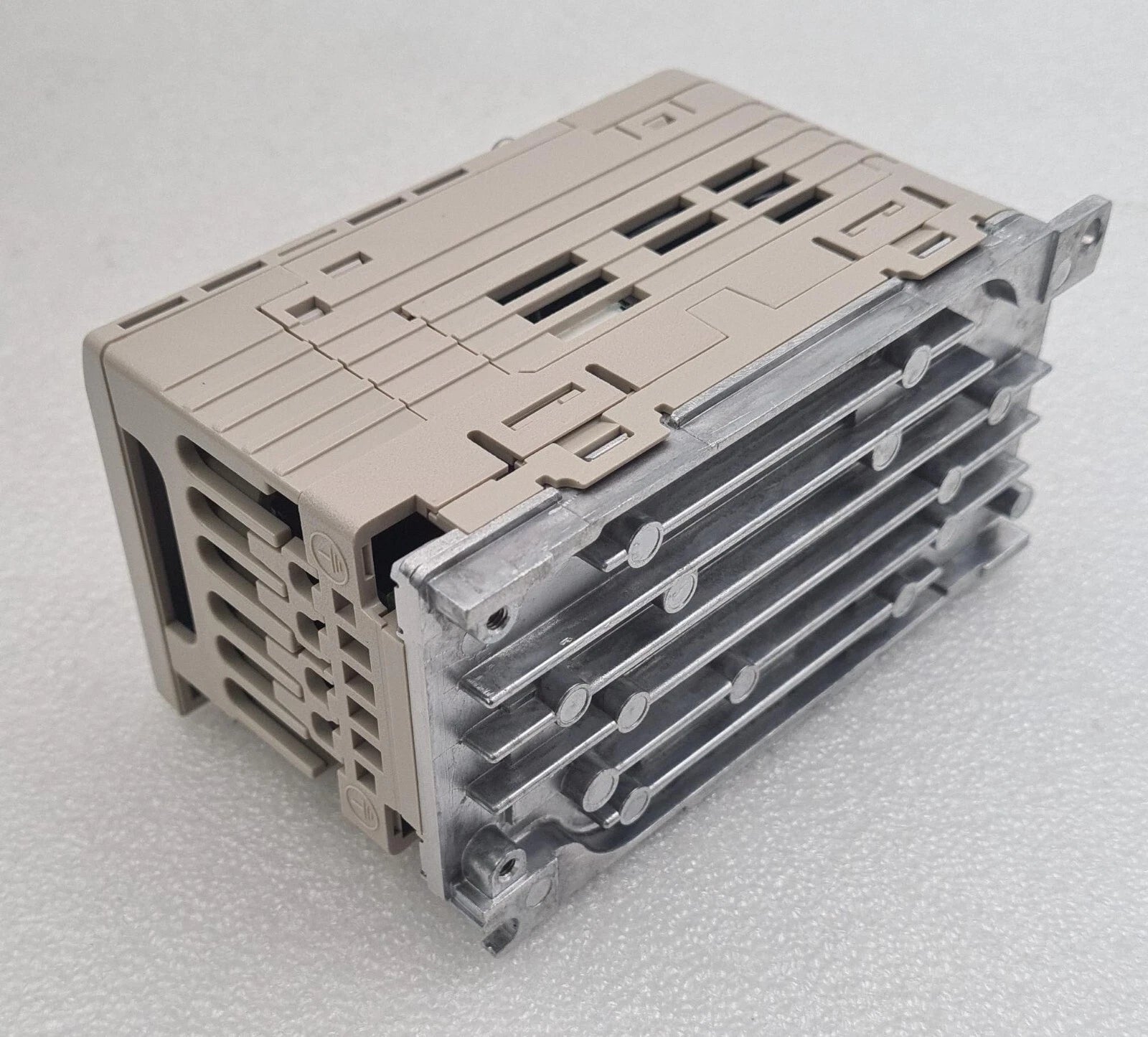 NEW - YASKAWA V1000 Frequency Inverter CIMR-VCBA0002BAA / VZAB0P2BAA 0.37/0.25kW