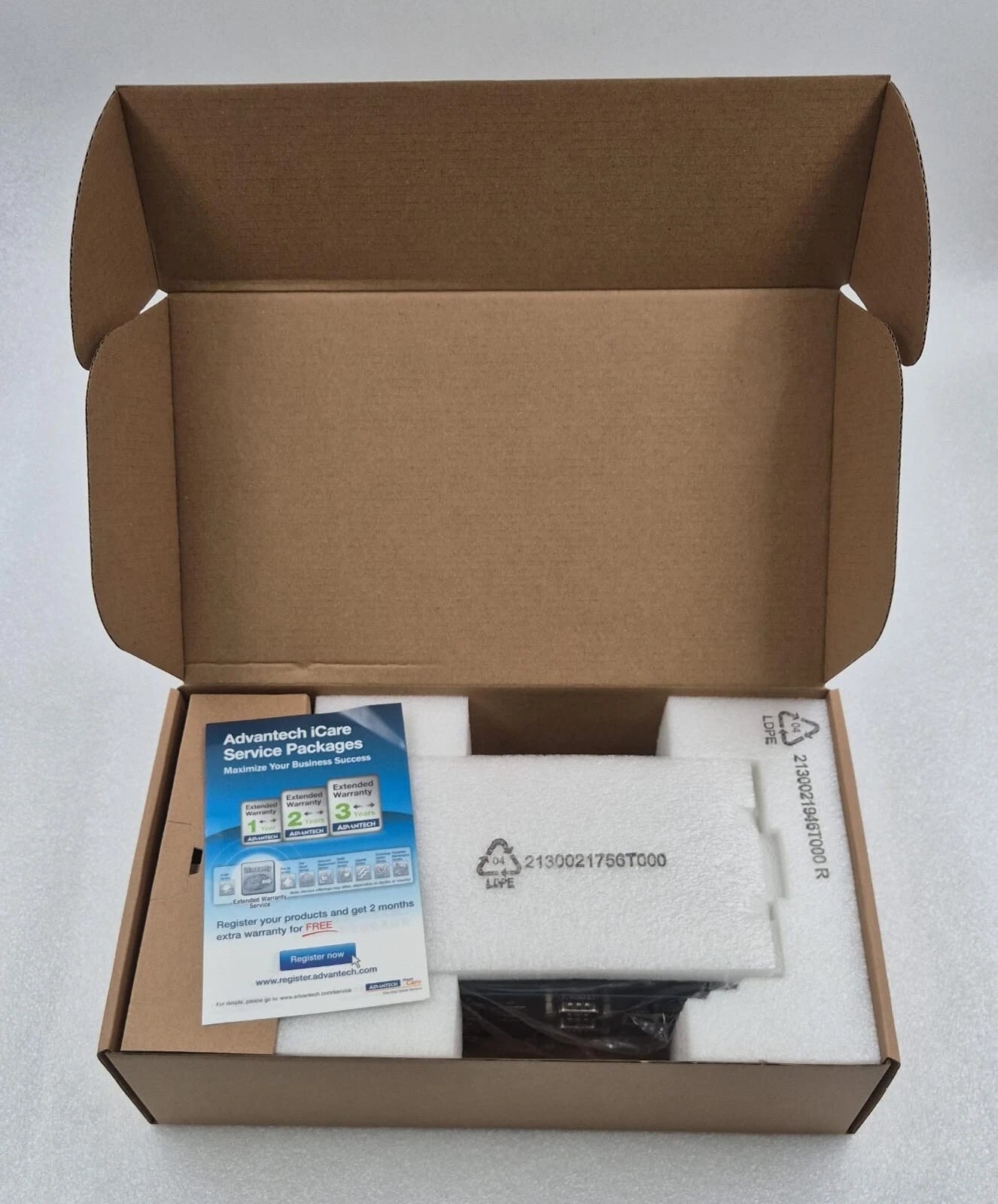 *NEW* Advantech UNO-238-85N1AE Compact IoT Edge Embedded Computer 8G RAM UNO-238