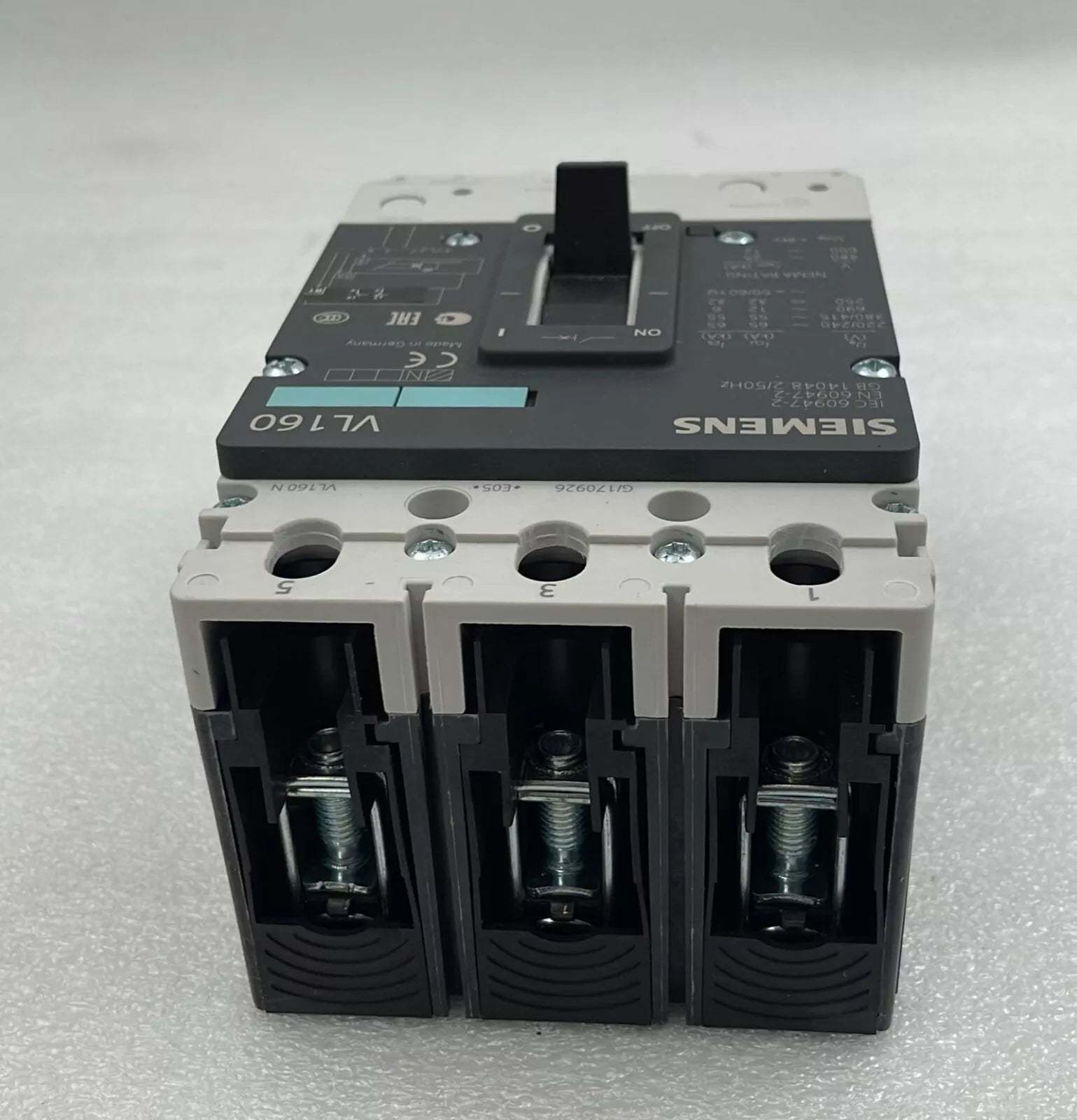 Siemens VL160 circuit breaker 3VL2716-1AA33-0AA0 & Current Trigger 3VL9216-7DE30