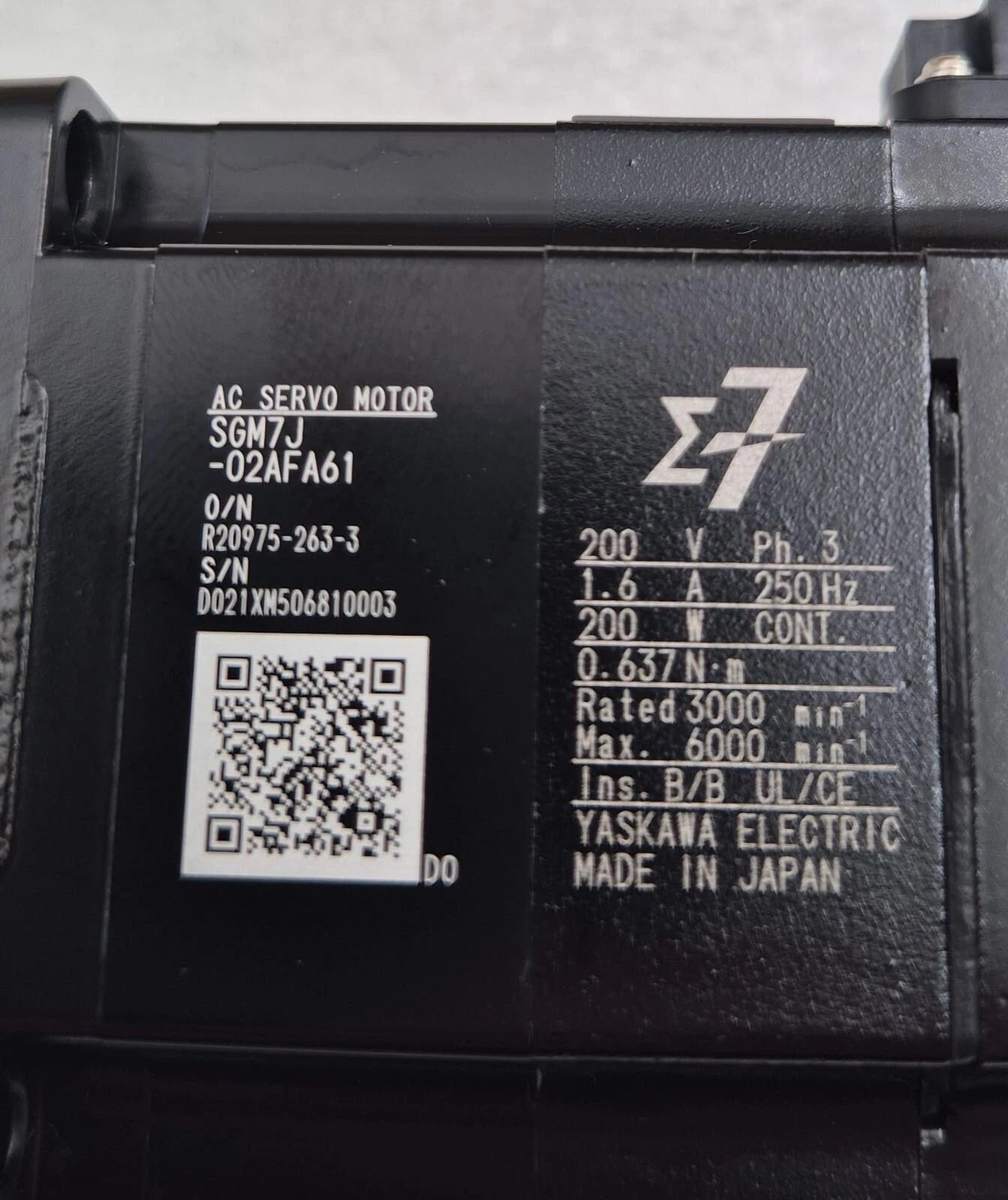 NEW - YASKAWA SGM7J-02AFA61 AC SERVO MOTOR 200V PH-3 1.6A 250Hz