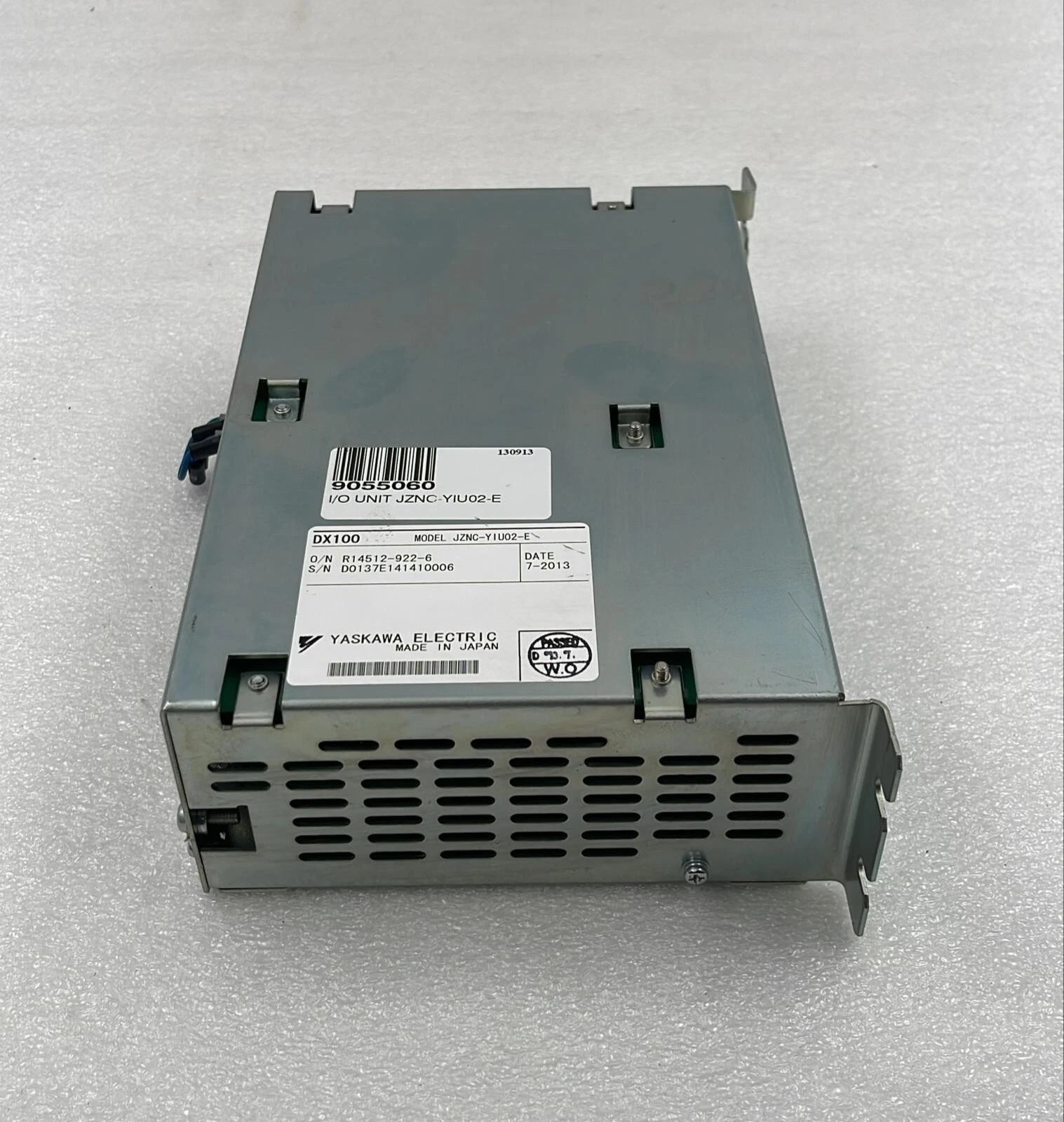 Yaskawa DX100 JZNC-YIU02-E PLC I/O module controller