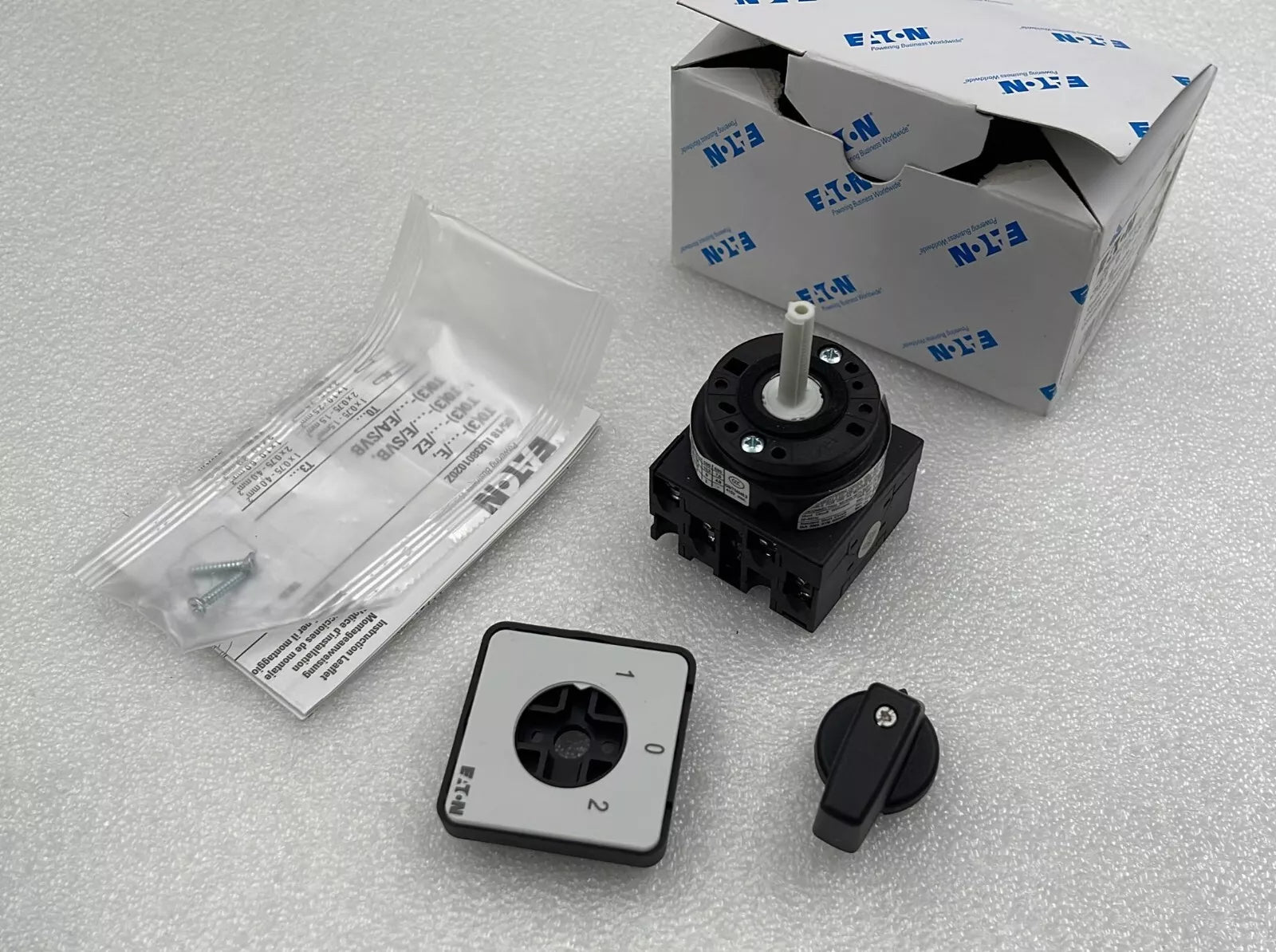 [LOT 2] NEW- Eaton T0-2-8211/E IEC / EN 60947-3 Position Group Switch On Off UPS