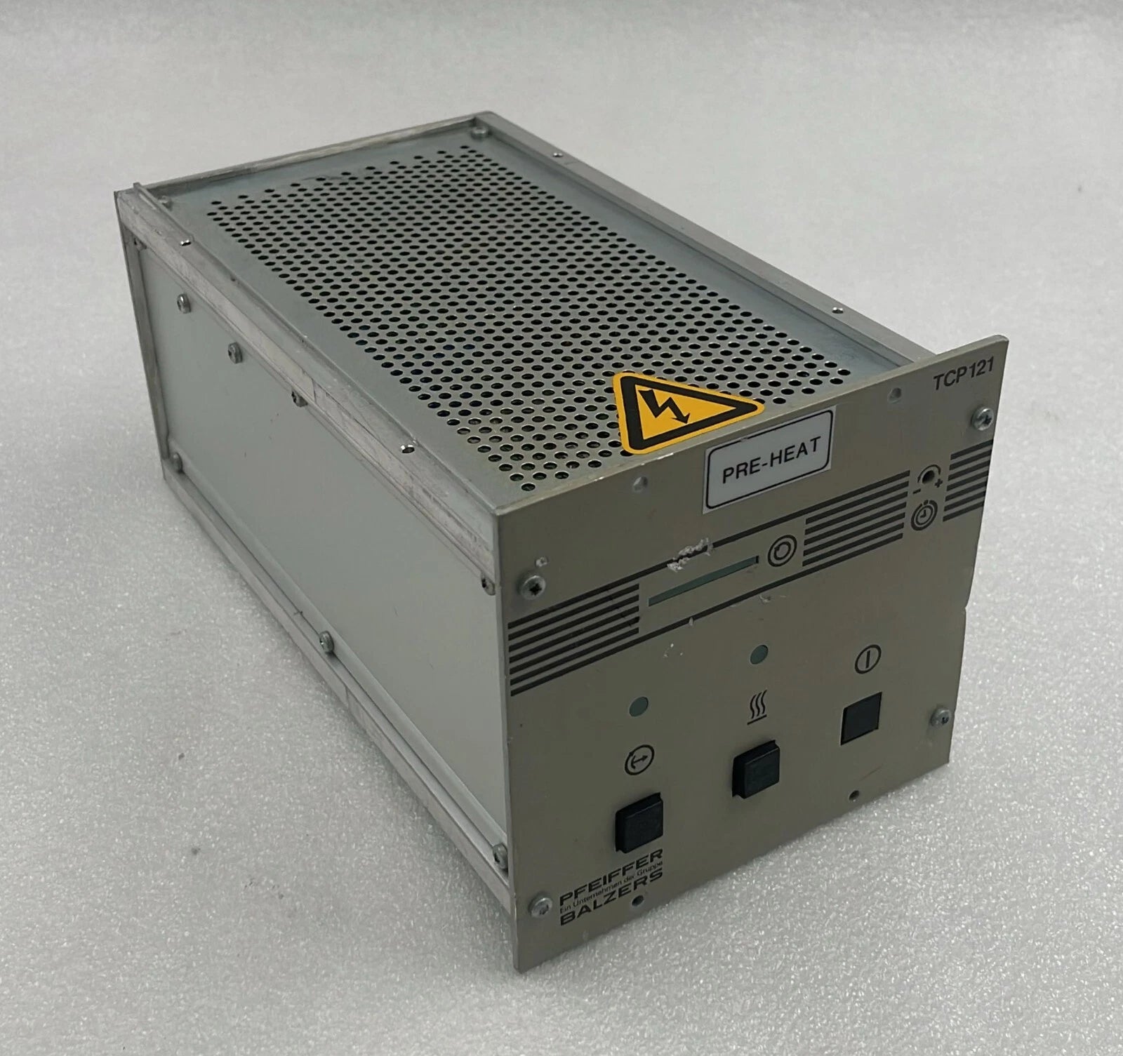 Pfeiffer Balzers TCP 121 Turbo Pump Controller PM C01 475A **AS IS