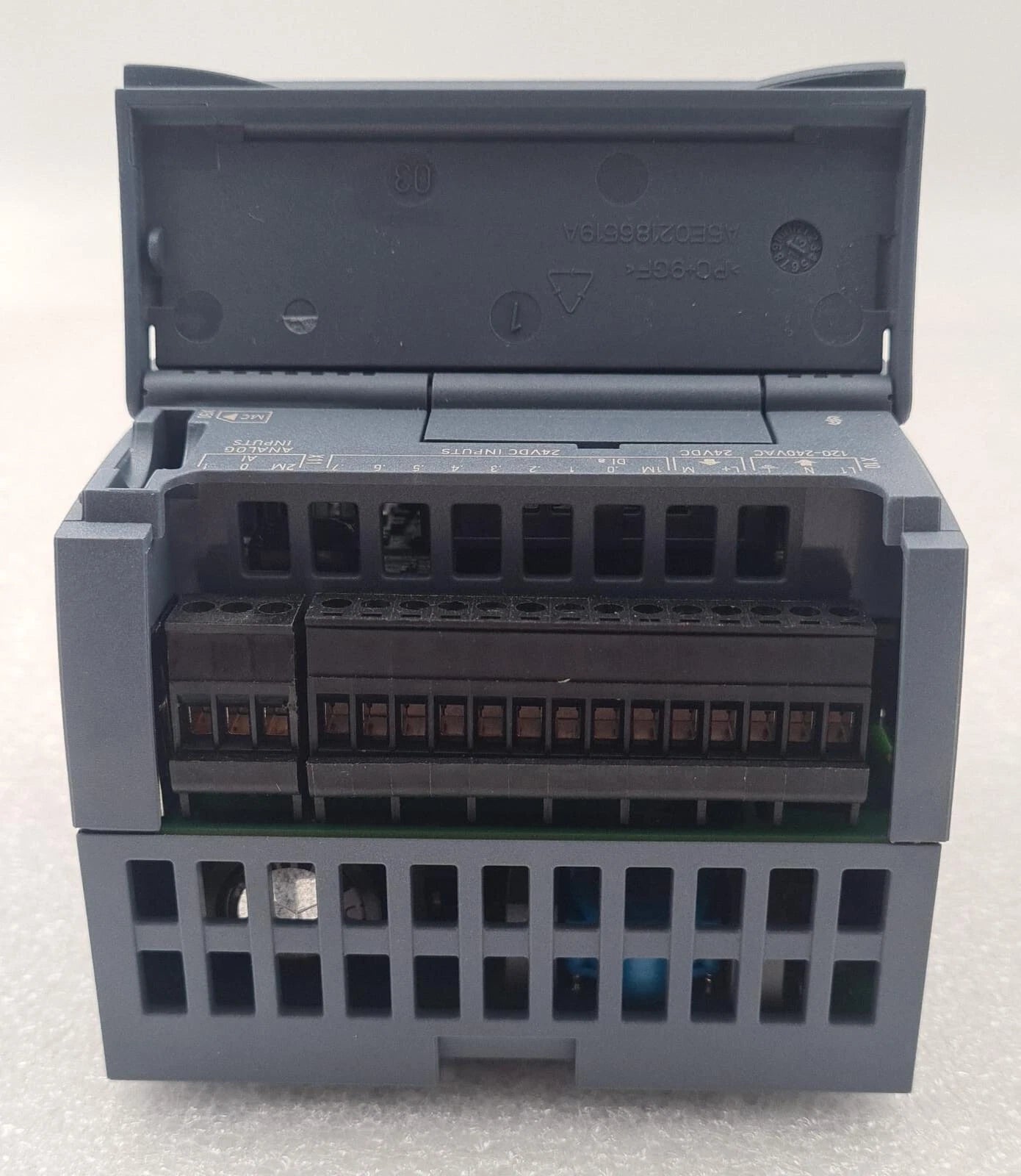 NEW - SIEMENS SIMATIC S7-1200 CPU 1212C AC/DC/RLY 6ES7 212-1BE31-0XB0 Module