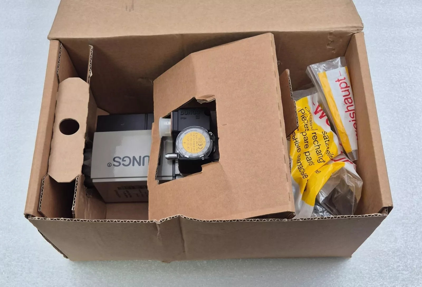 NEW - DUNGS Weishaupt W-MF-SE 507 C01 S22 247023 Solenoid Valve Manifold Burner