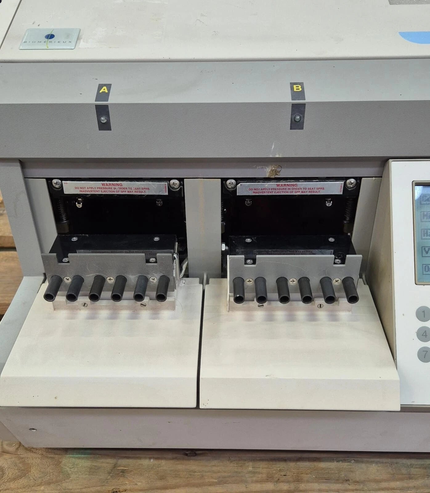 Biomerieux MINI VIDAS 12 Compact Immunoassay Microbial Analyzer **AS-IS**