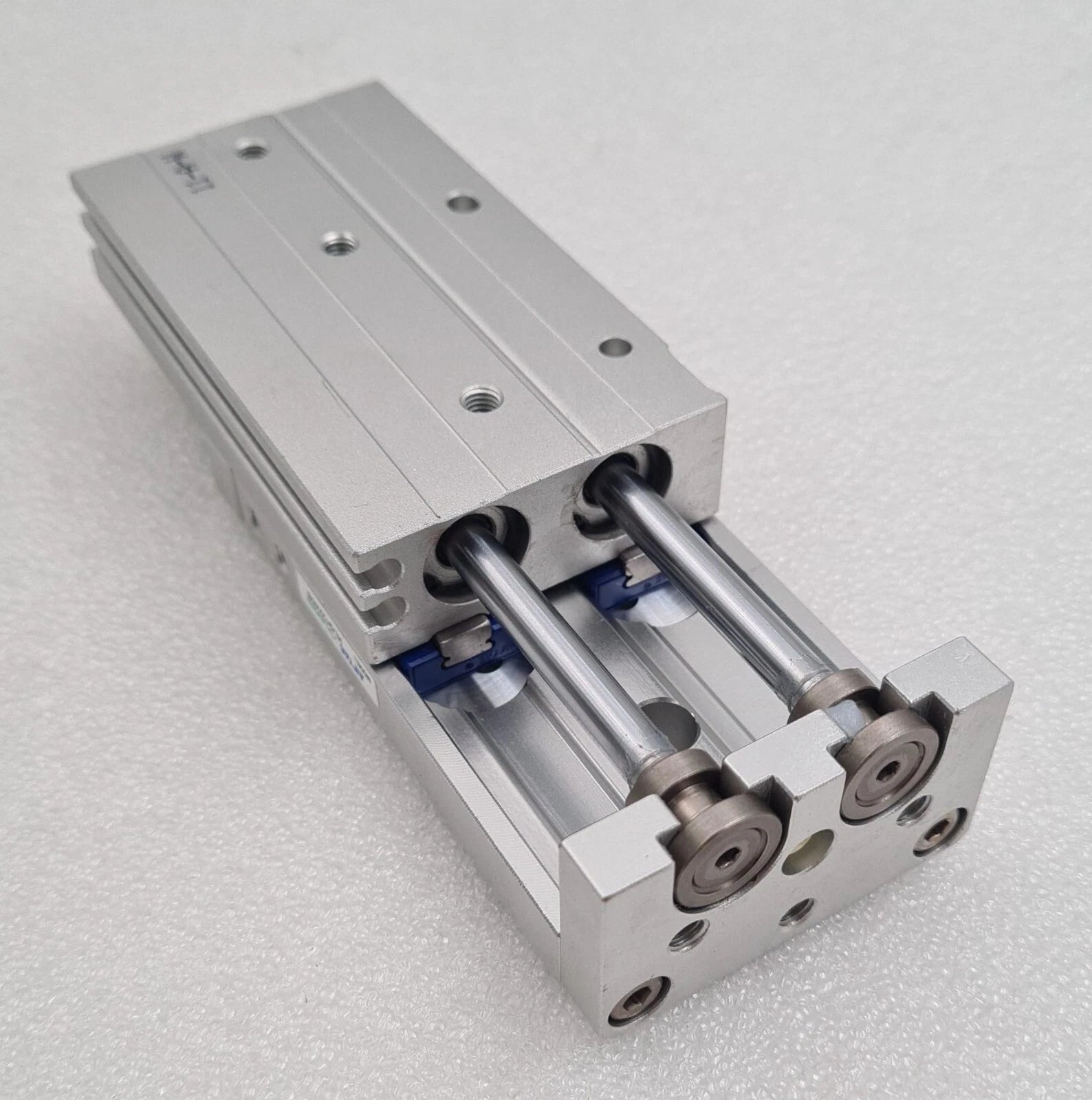 NEW SEALED - AIRTAC CYLINDER HLQ12X40S Compact Air Slide Table Ball Bearing