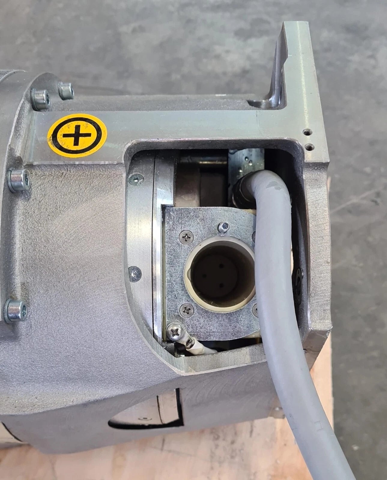 Philips tube housing cable and port connection detail