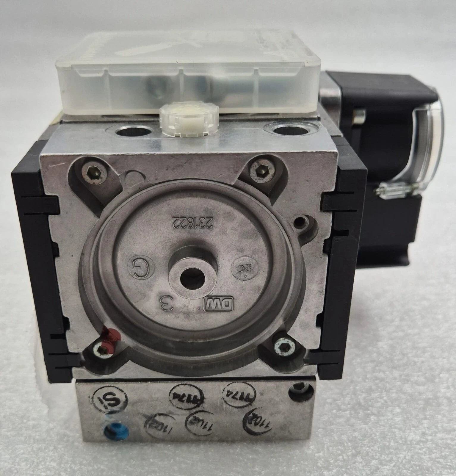 NEW - DUNGS Weishaupt W-MF-SE 507 C01 S22 247023 Solenoid Valve Manifold Burner